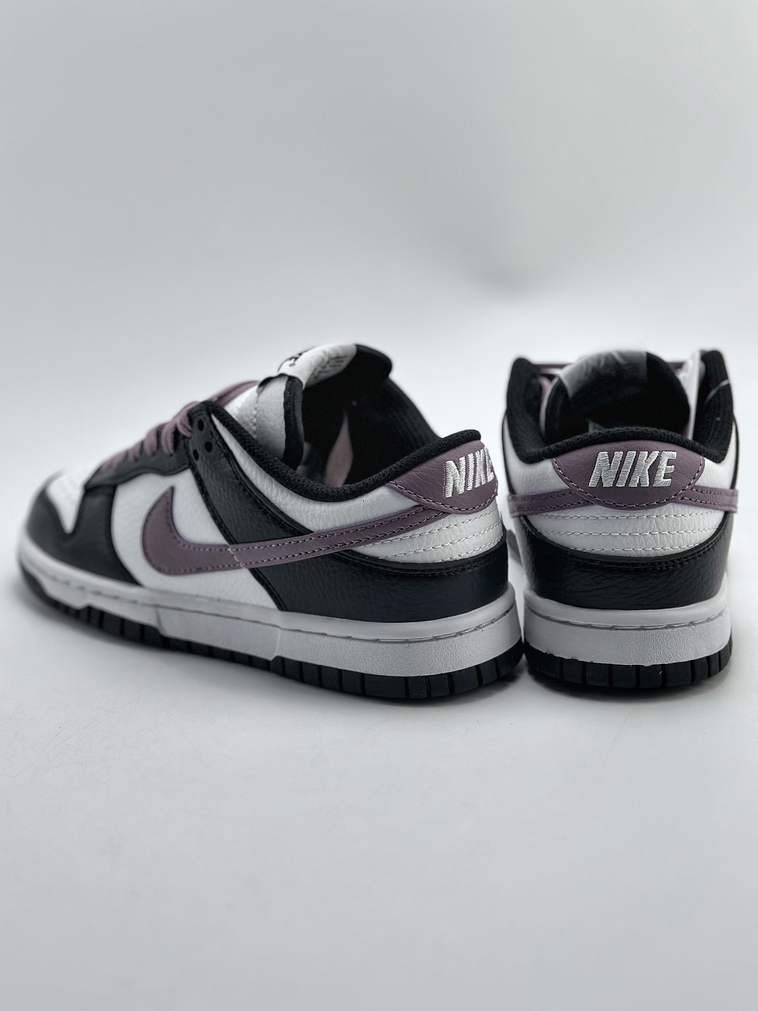 NIKE SB Dunk Low Black and White Taro Purple DO7412-991