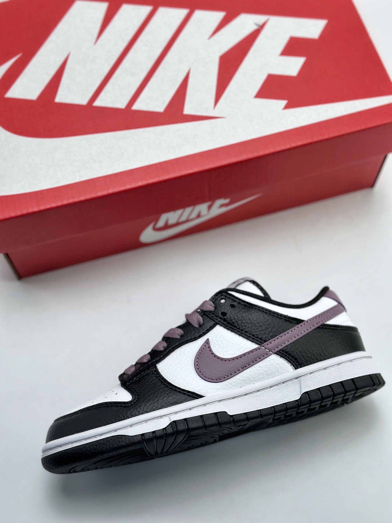 NIKE SB Dunk Low Black and White Taro Purple DO7412-991