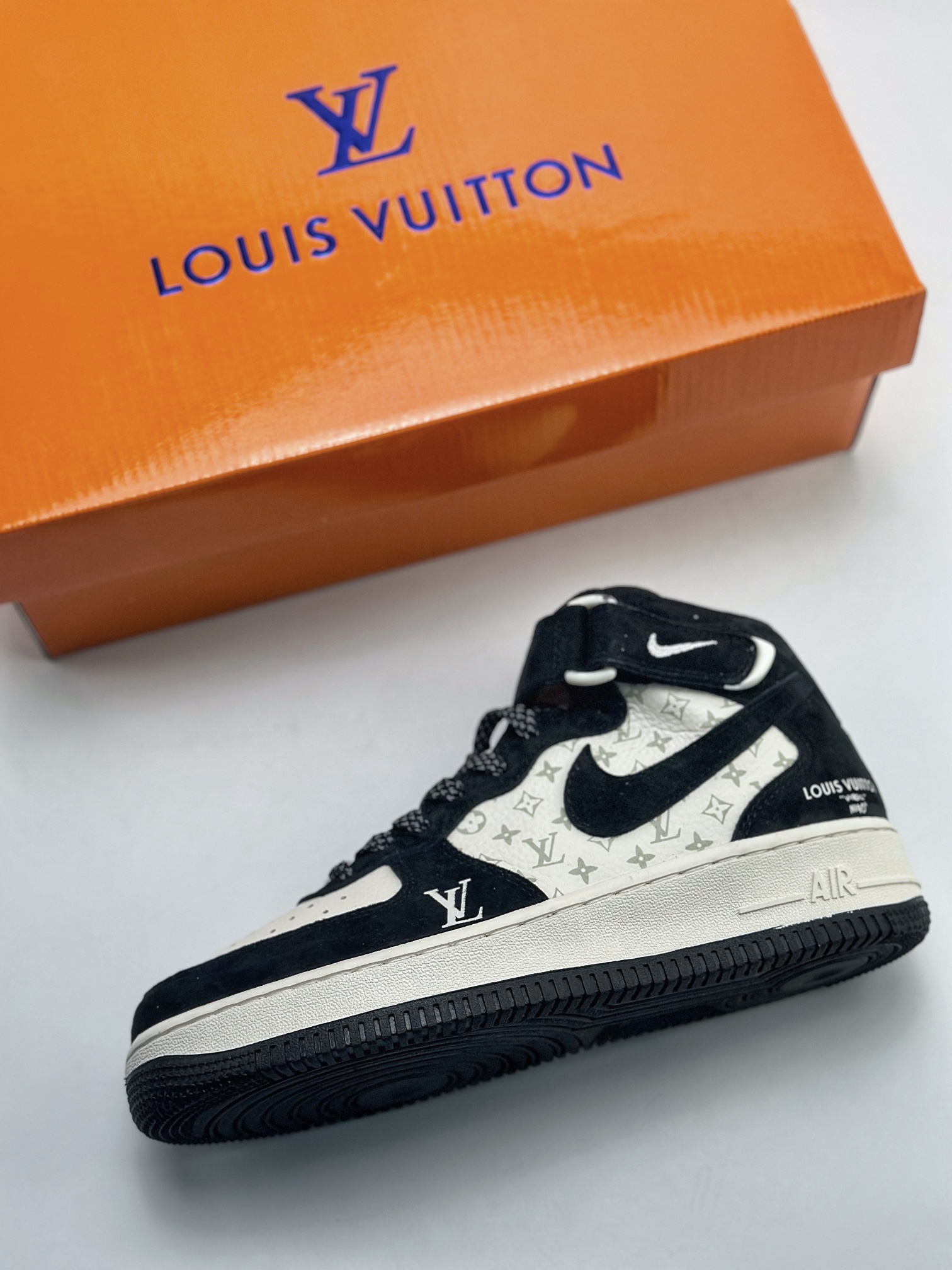 Nike Air Force 1 Mid 07 x Louis Vuitton LV联名印花白黑 DV9988-100