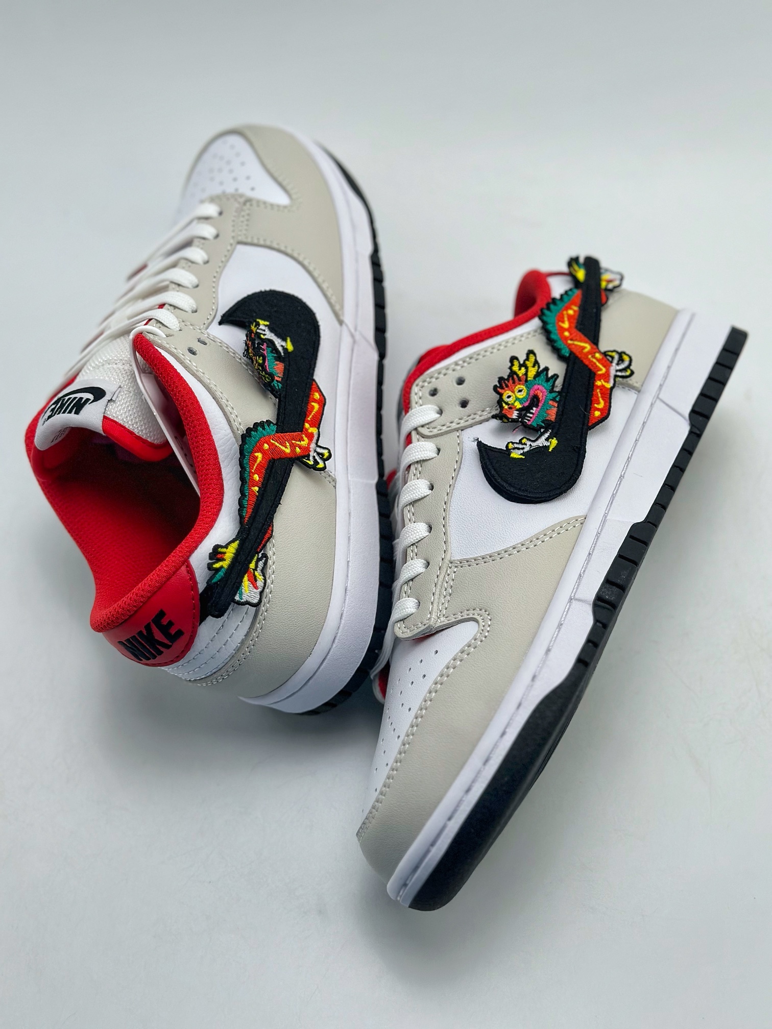 NIKE SB Dunk Low GS “Year of the Dragon” 龙年限定 FZ5528-101