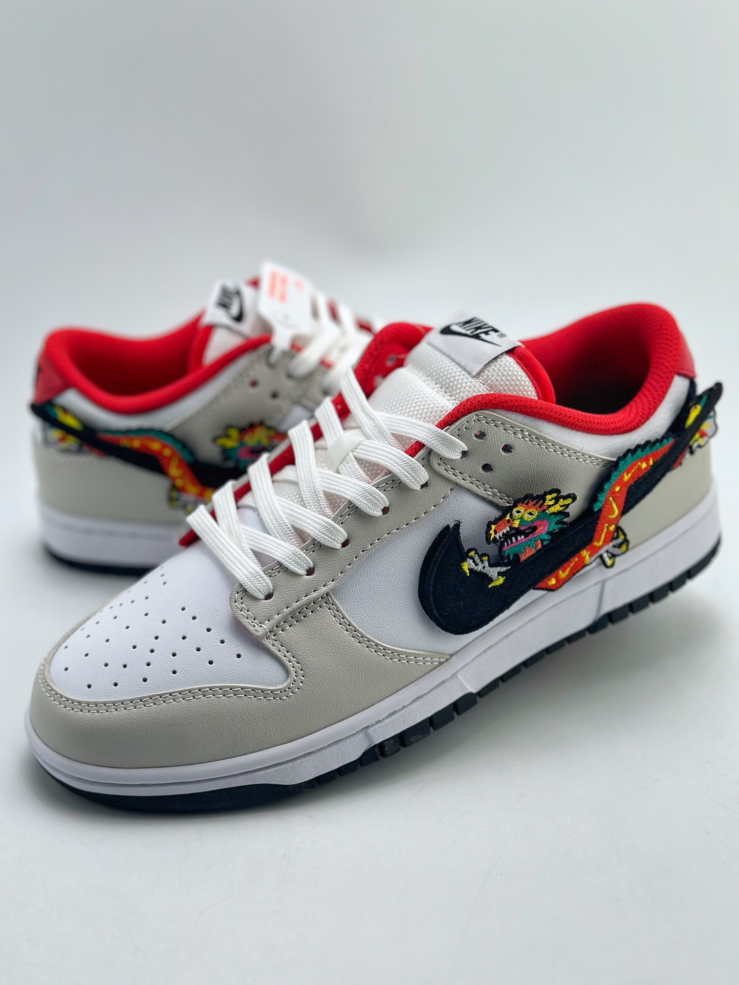 NIKE SB Dunk Low GS “Year of the Dragon” 龙年限定 FZ5528-101