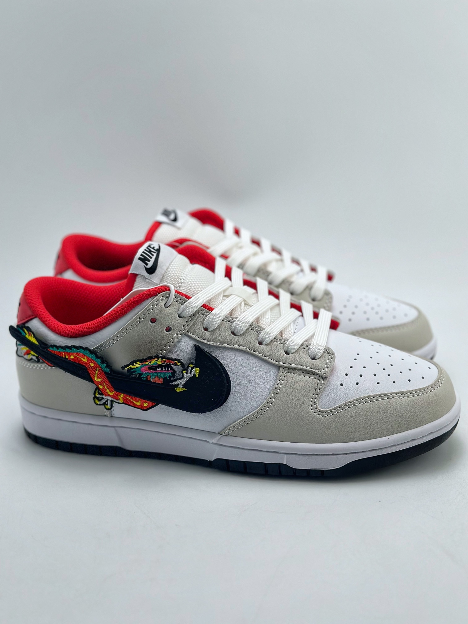 NIKE SB Dunk Low GS “Year of the Dragon” 龙年限定 FZ5528-101