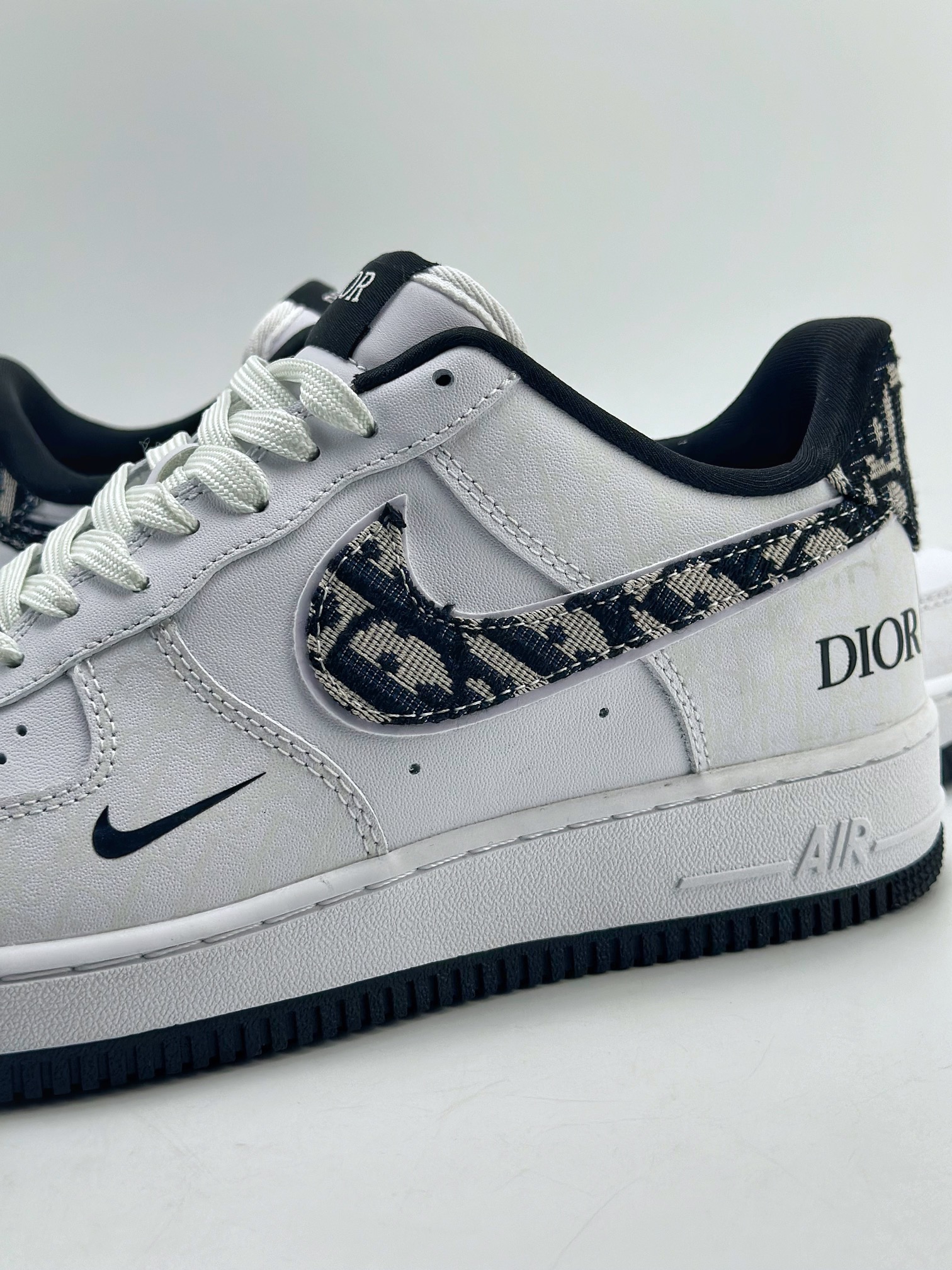 240 Nike Air Force 1 Low 07 x DIOR 联名白黑 DR6239-837