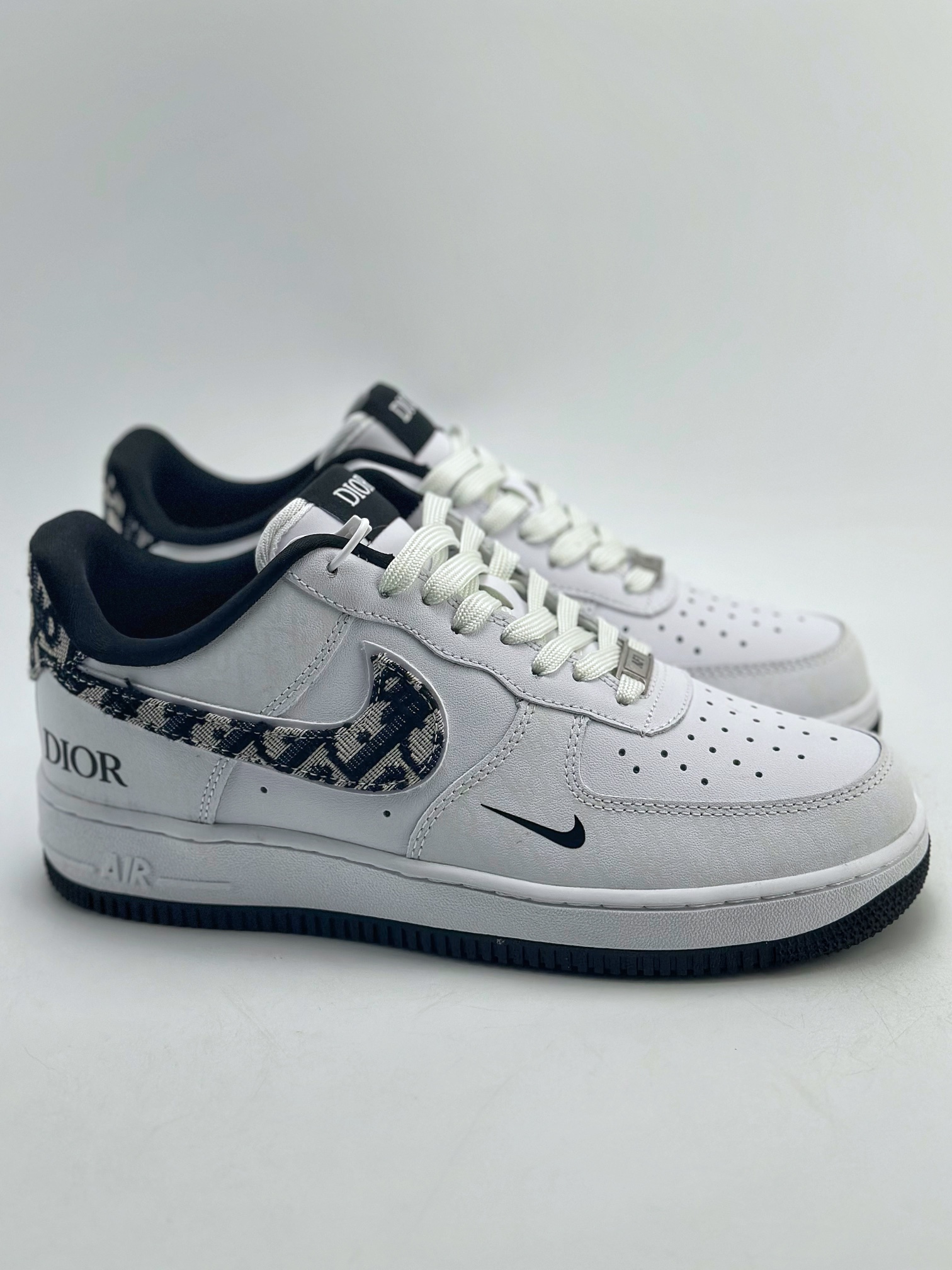 240 Nike Air Force 1 Low 07 x DIOR 联名白黑 DR6239-837