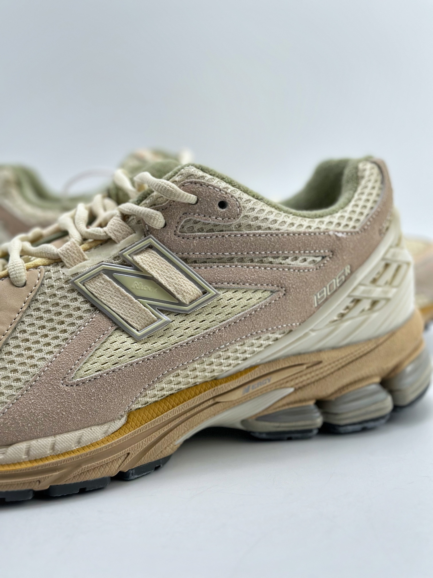 220 New Balance M1906系列 复古单品宝藏老爹鞋款 M1906RAULFZ