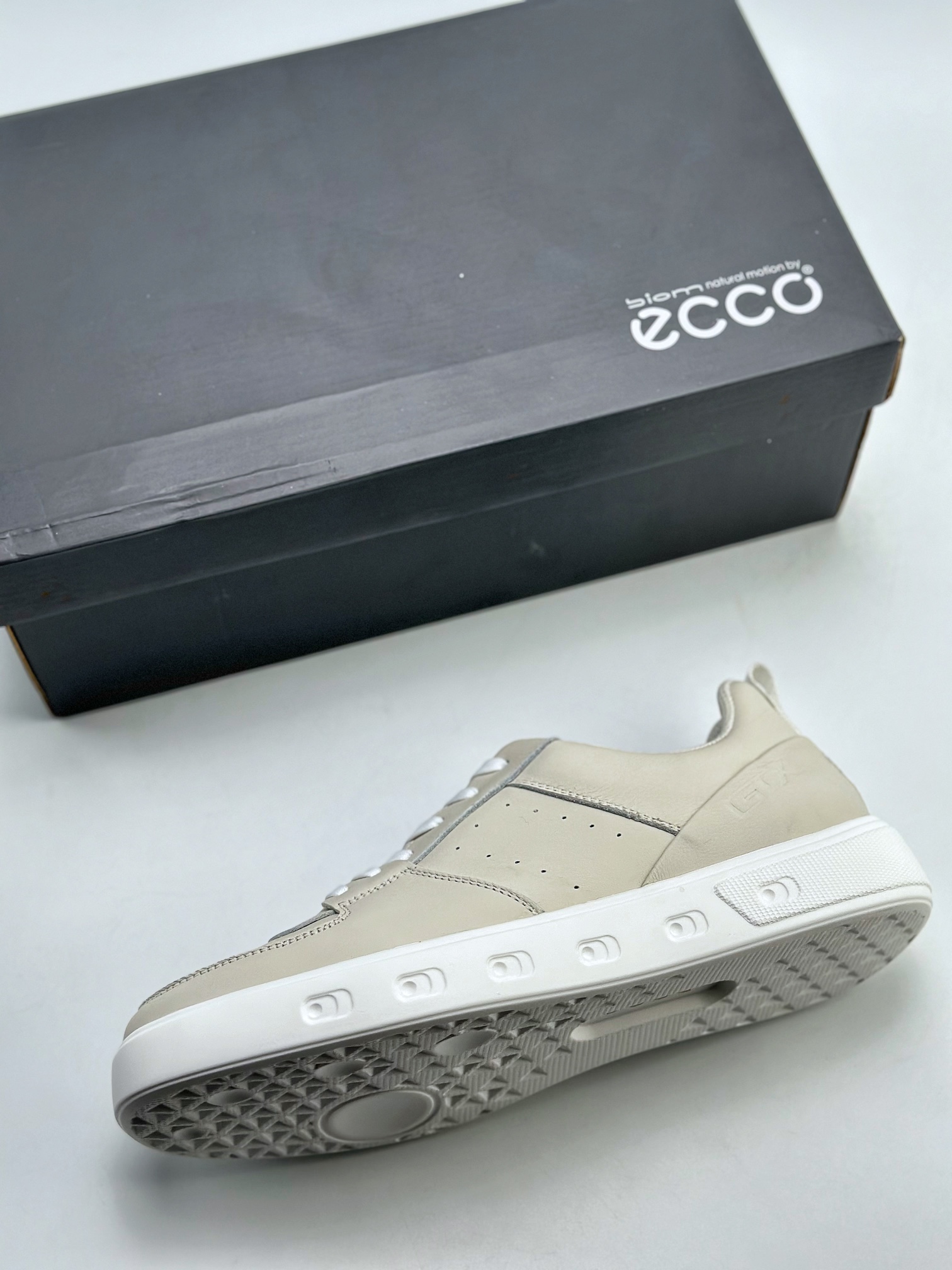 300 ECCO/爱步 运动跑鞋/休闲鞋 品质 钢印Logo 独家官网订制