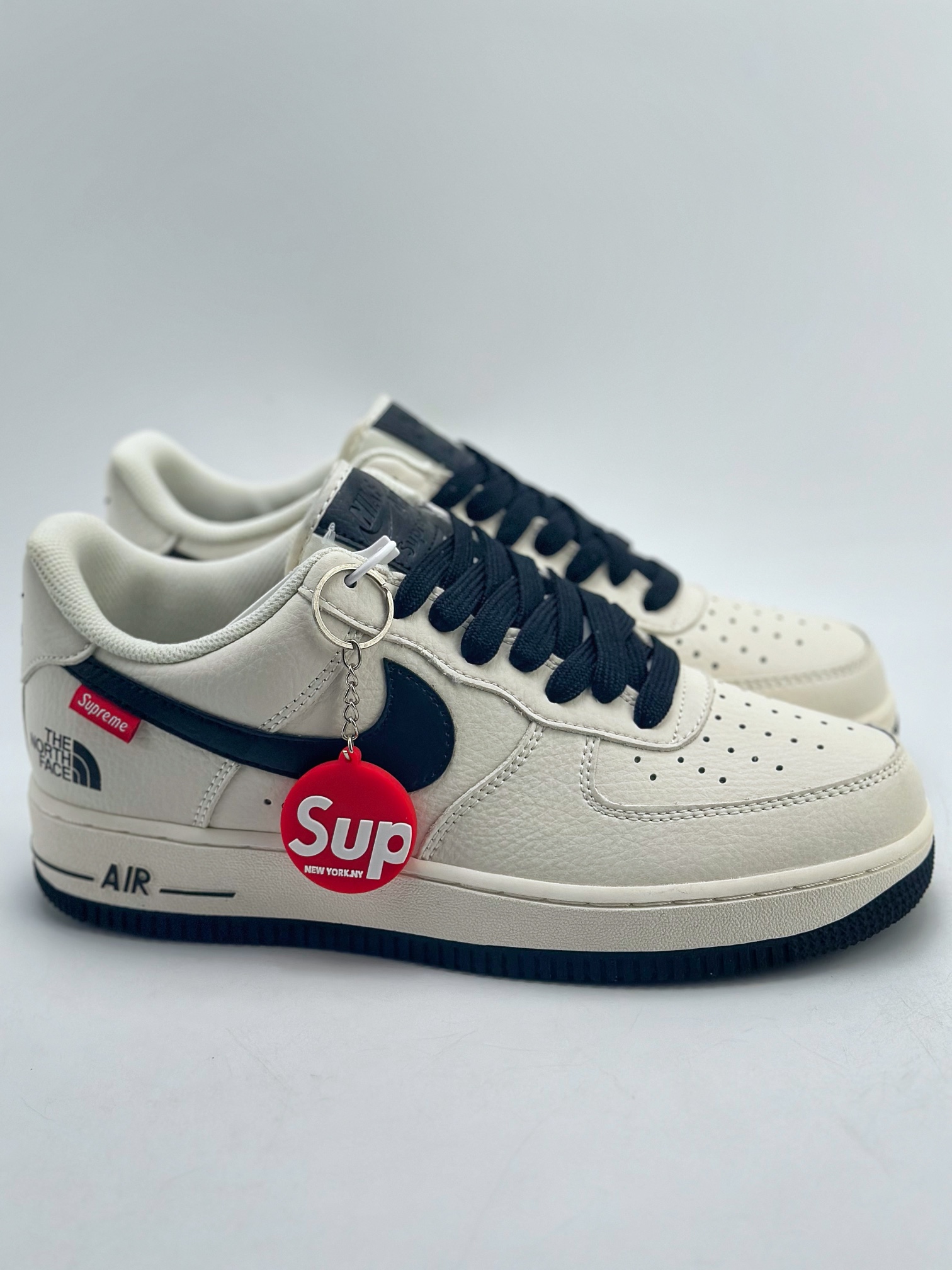 260 Nike Air Force 1 Low 07 x The North Face x Supreme 三方联名 SU2305-001