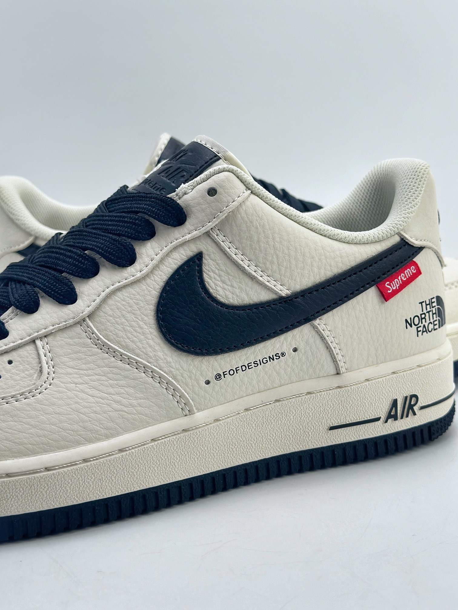 260 Nike Air Force 1 Low 07 x The North Face x Supreme 三方联名 SU2305-001