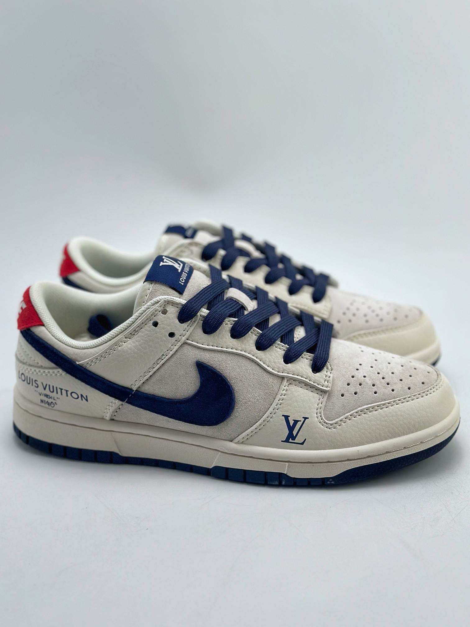 280 Nike SB Dunk Low x Louis Vuitton 翻毛藏蓝 FC1688-134