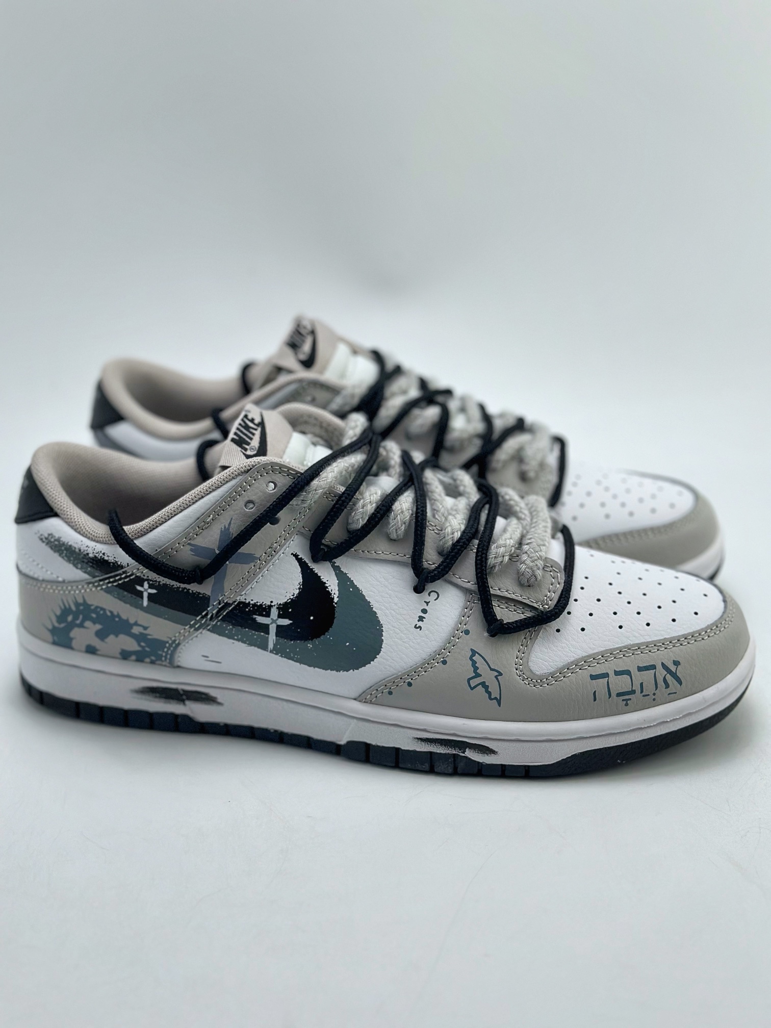 240 NIKE SB Dunk Low 笔刷涂鸦 黑白灰 FD0661-100