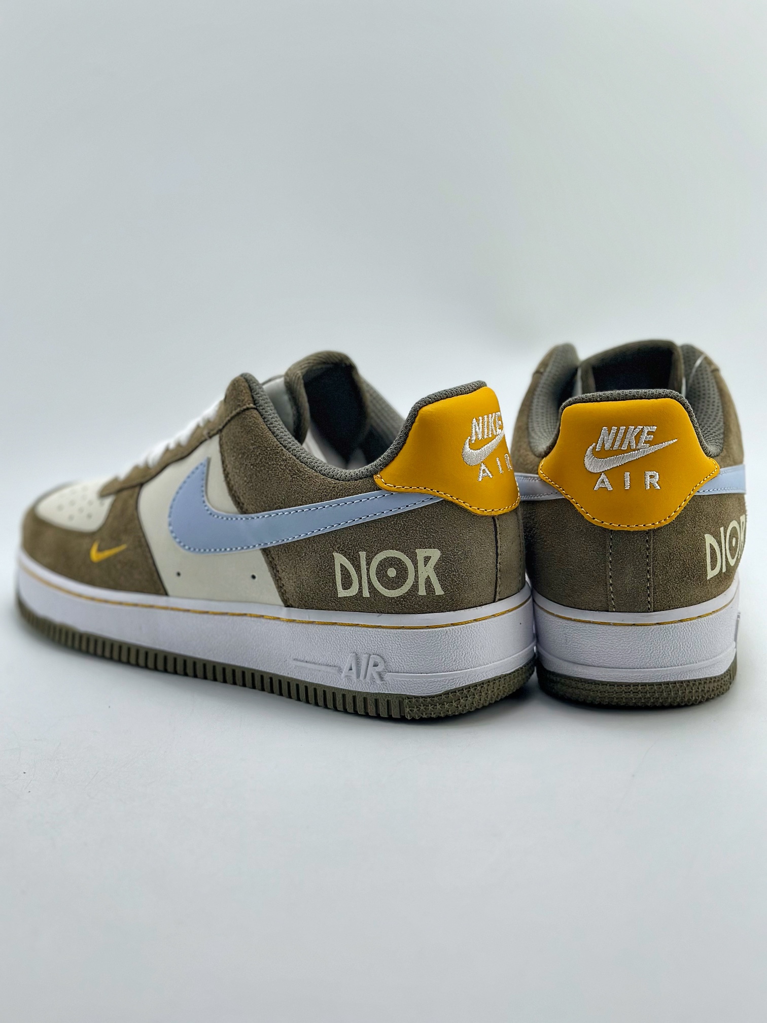 200 Nike Air Force 1 Low 07 x DIOR 拼接米白翻毛黄 HX123-003