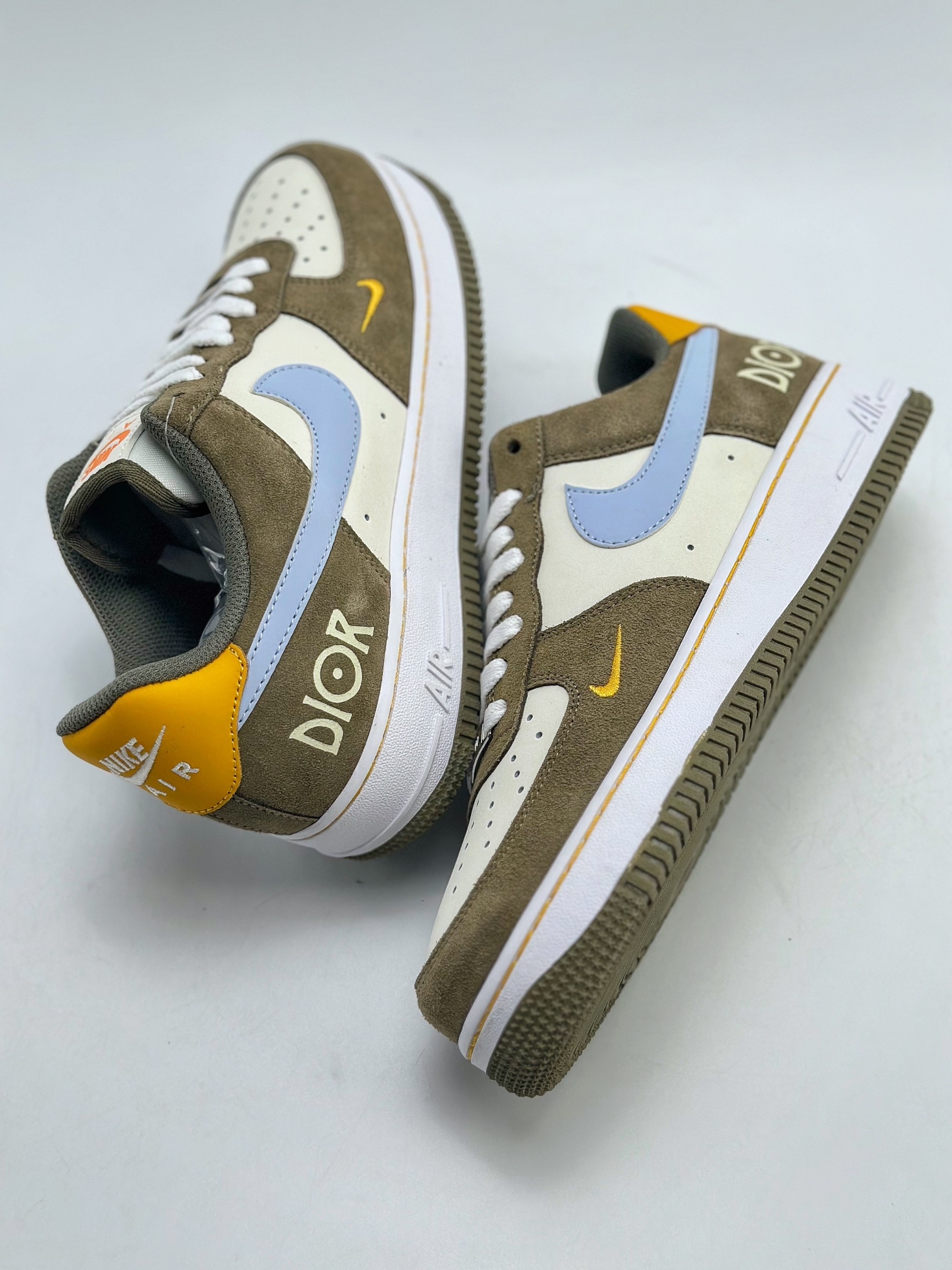 200 Nike Air Force 1 Low 07 x DIOR 拼接米白翻毛黄 HX123-003