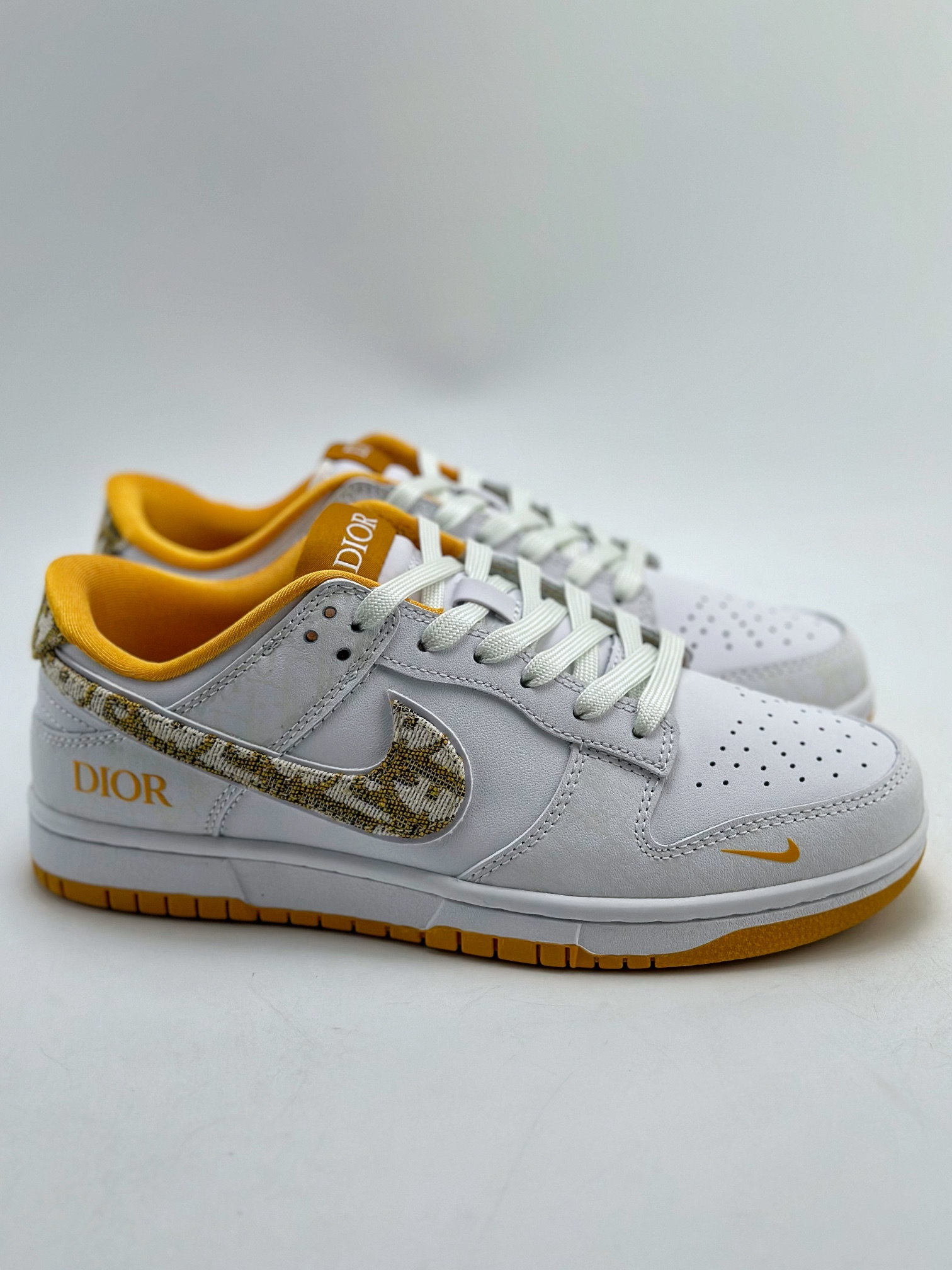 280 Nike SB Dunk Low x DIOR 白黄 JH8036-916