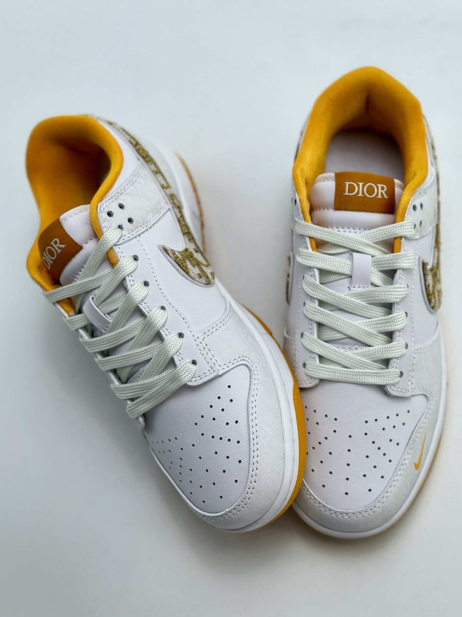 280 Nike SB Dunk Low x DIOR 白黄 JH8036-916