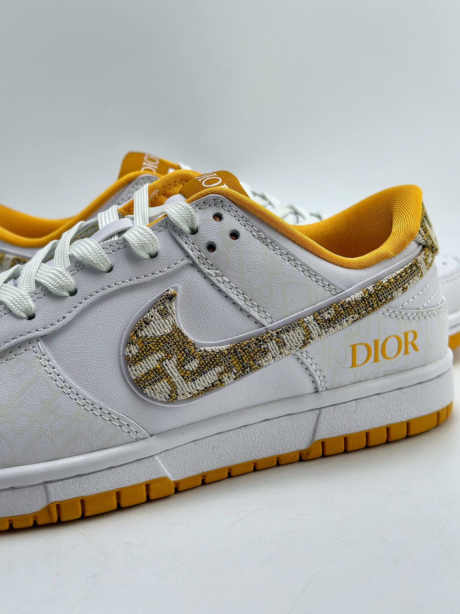 280 Nike SB Dunk Low x DIOR 白黄 JH8036-916