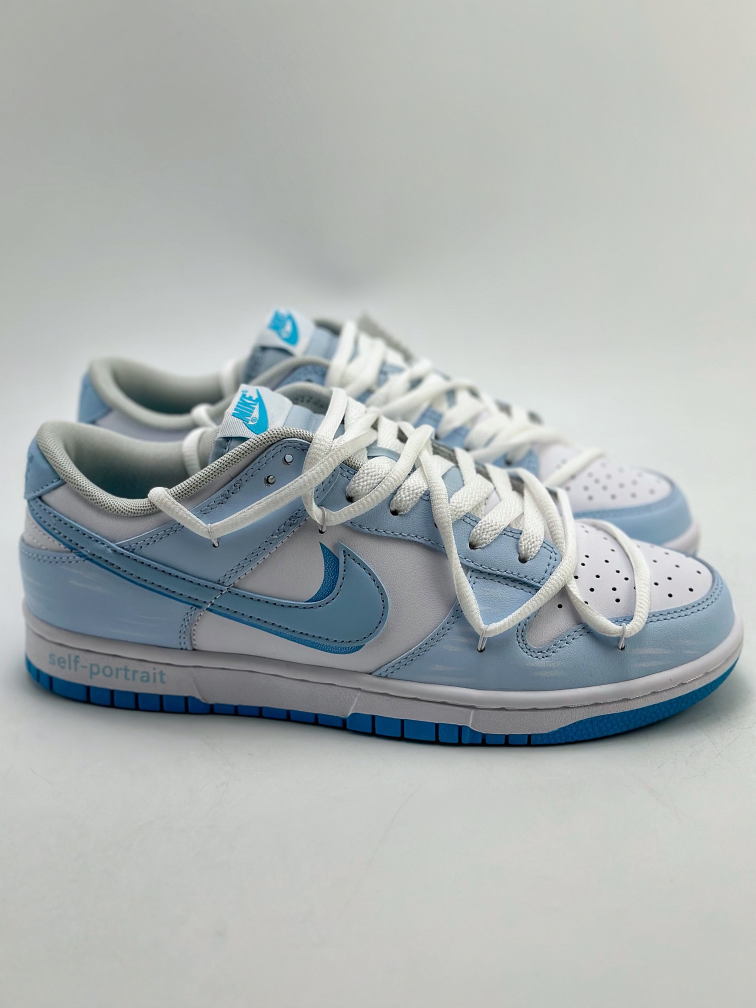 260 Nike SB Dunk Low 文艺复兴 蓝白 DV0831-001