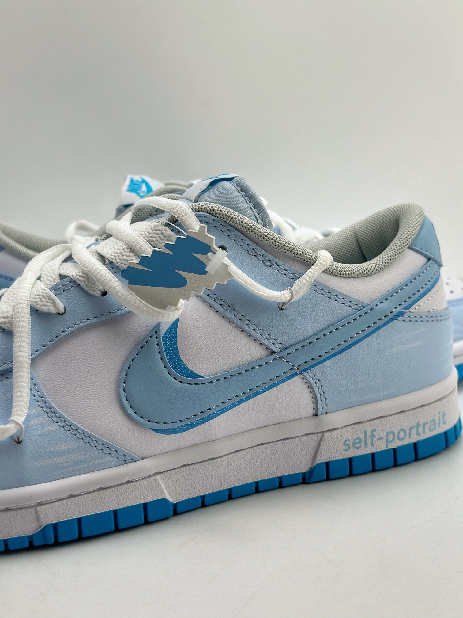 260 Nike SB Dunk Low 文艺复兴 蓝白 DV0831-001