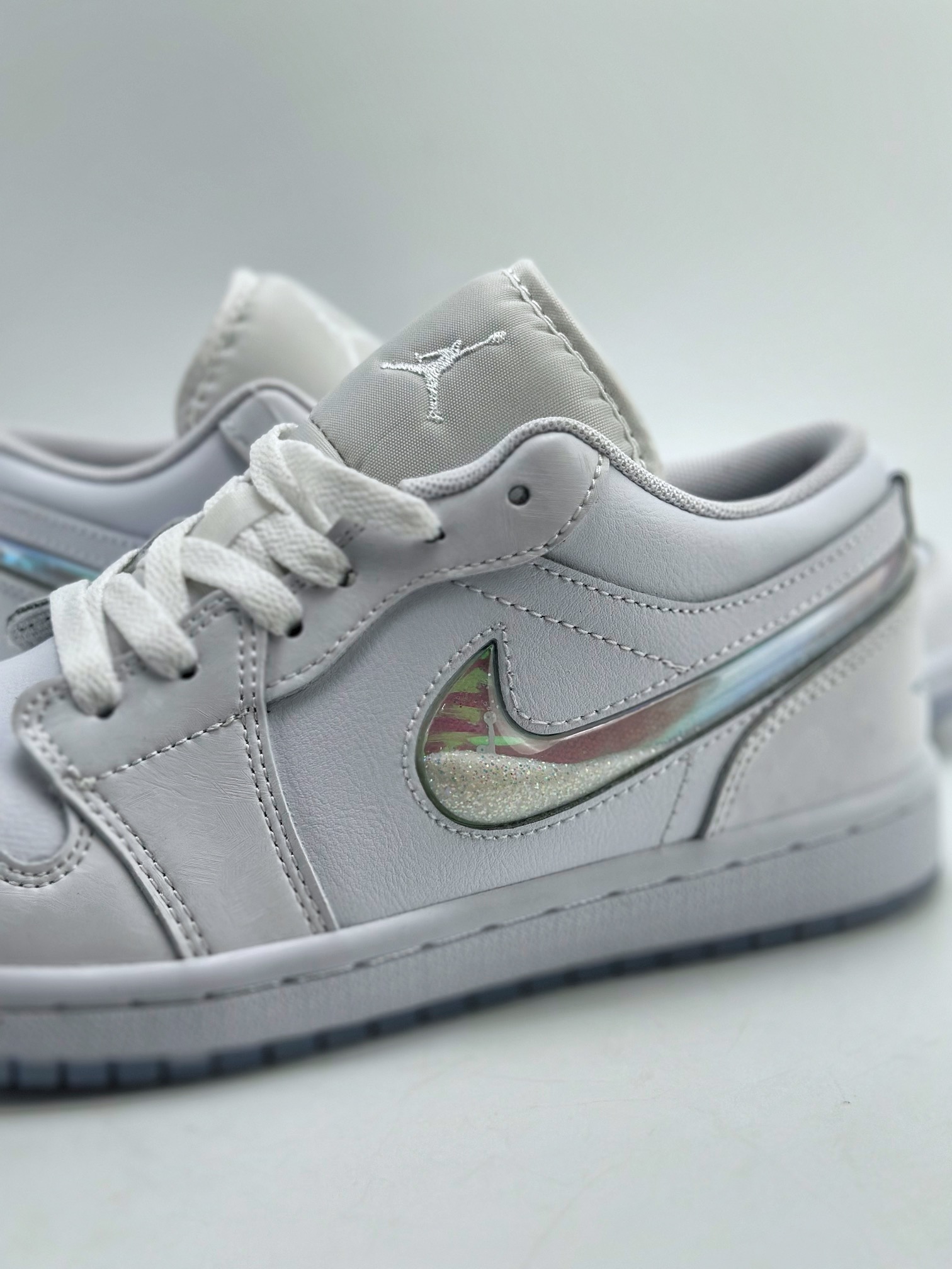 200 Air Jordan 1 Low SE GS 冰雪白 FQ9112-100