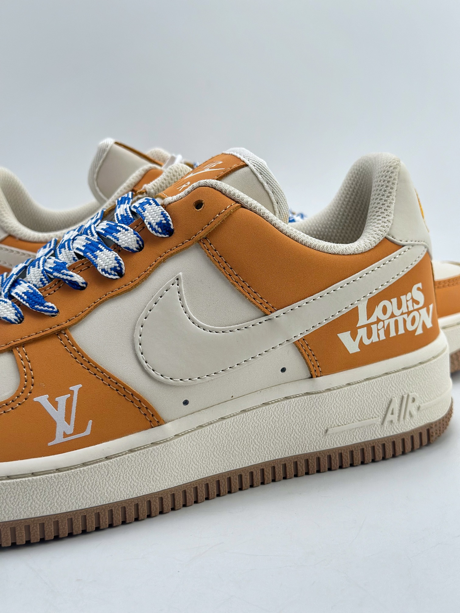 200 Nike Air Force 1 Low 07 x Louis Vuitton 联名白橘黄 HX123-008