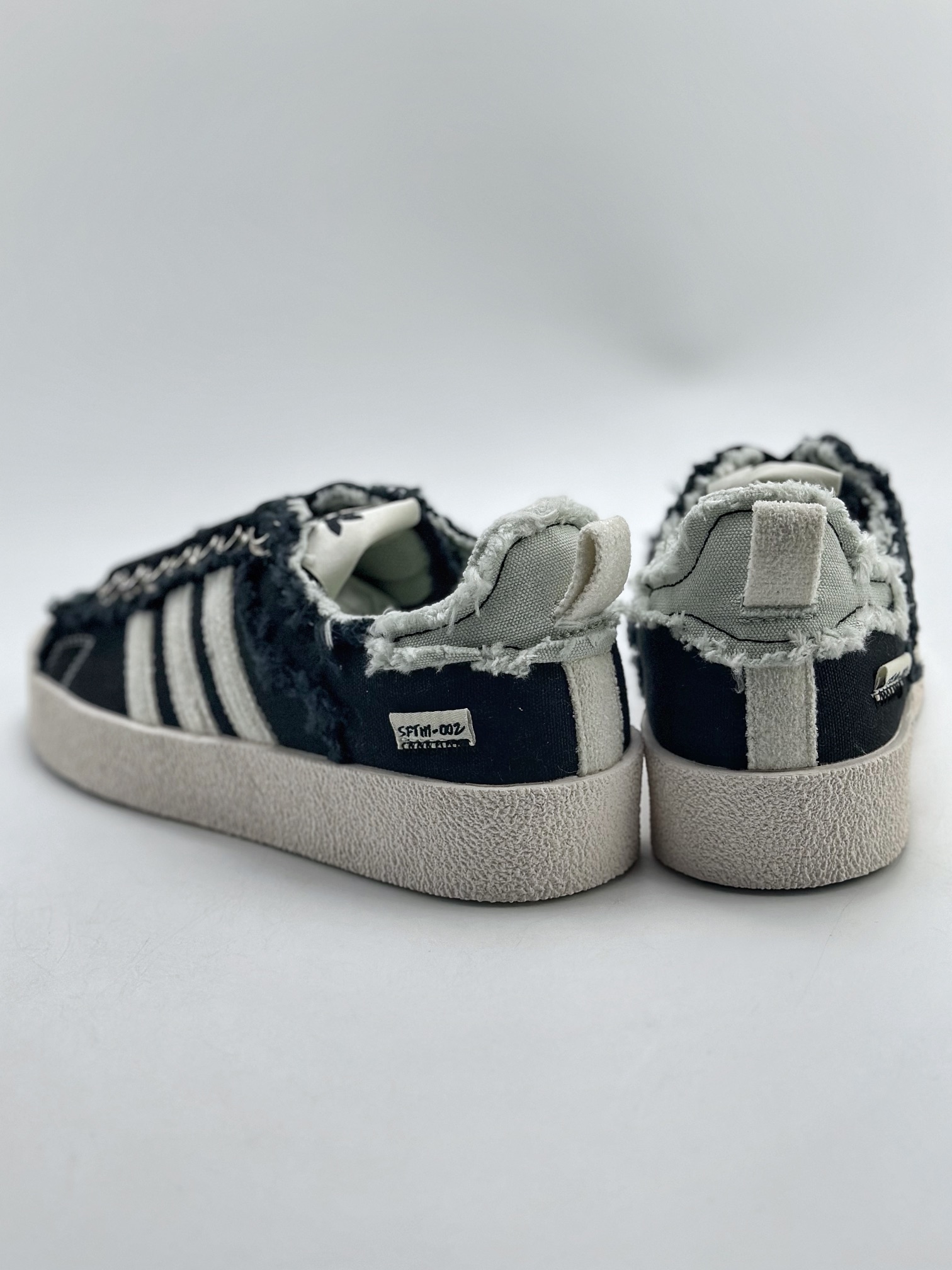 220 Adidas adidas Campus 80S x SONG FOR THE MUTE 最新联名复古破坏工艺帆布鞋 ID4791