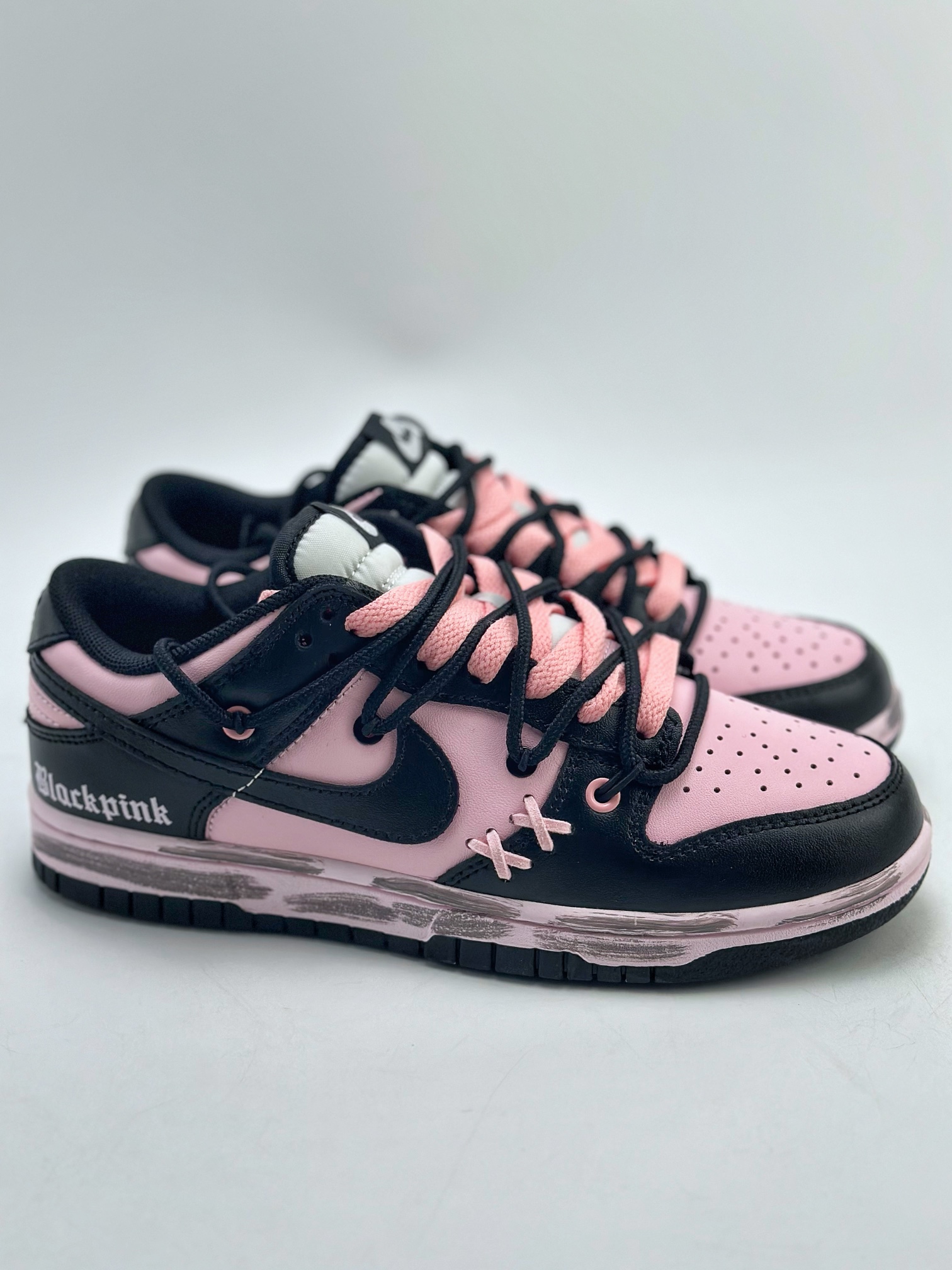 240 NIKE SB Dunk Low OKHR 粉墨 CW1590-100