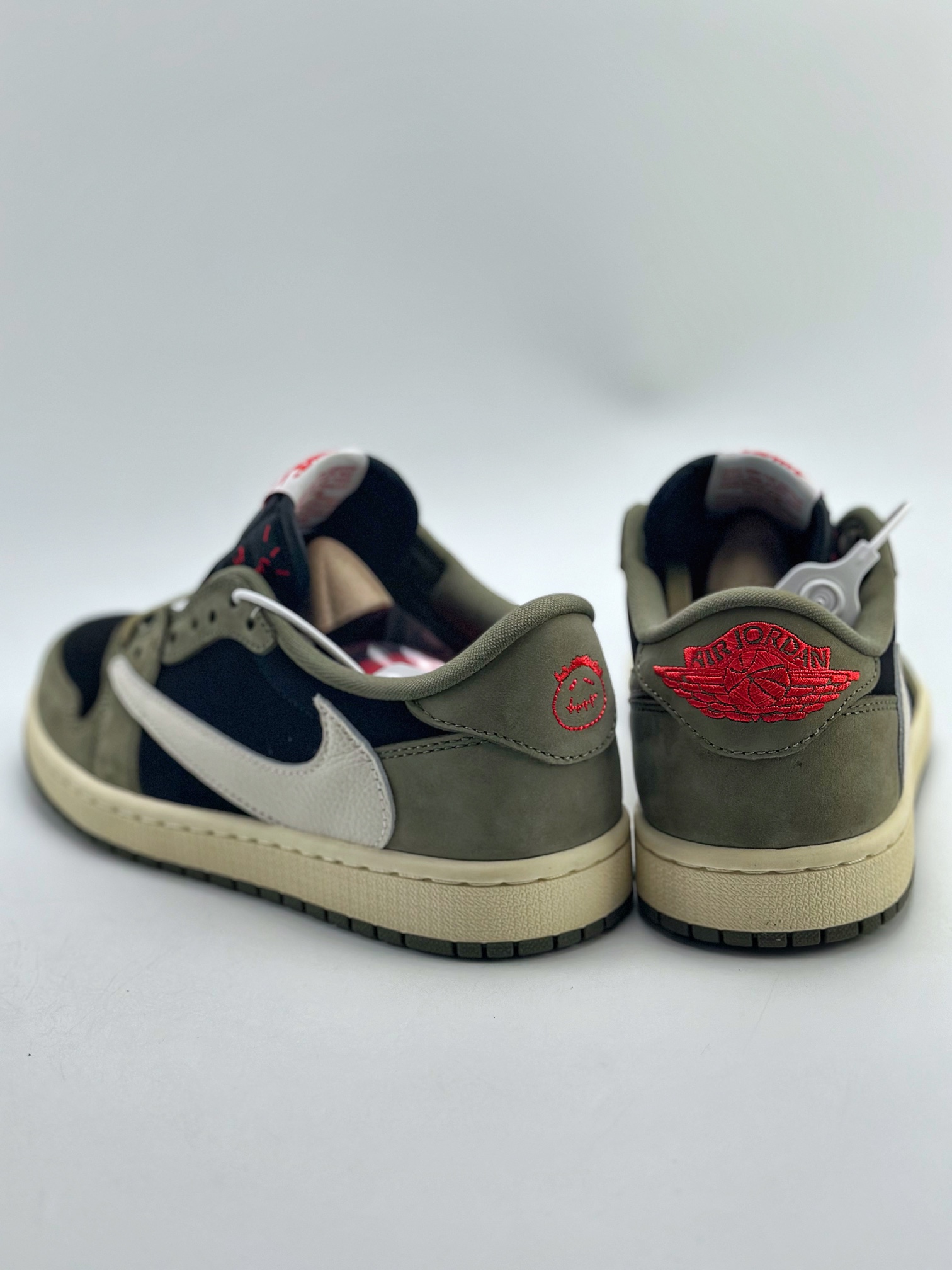 260 Nike Air Jordan 1 Low x Travis Scott x Fragment 黑橄榄绿倒钩低帮 DM7866-002