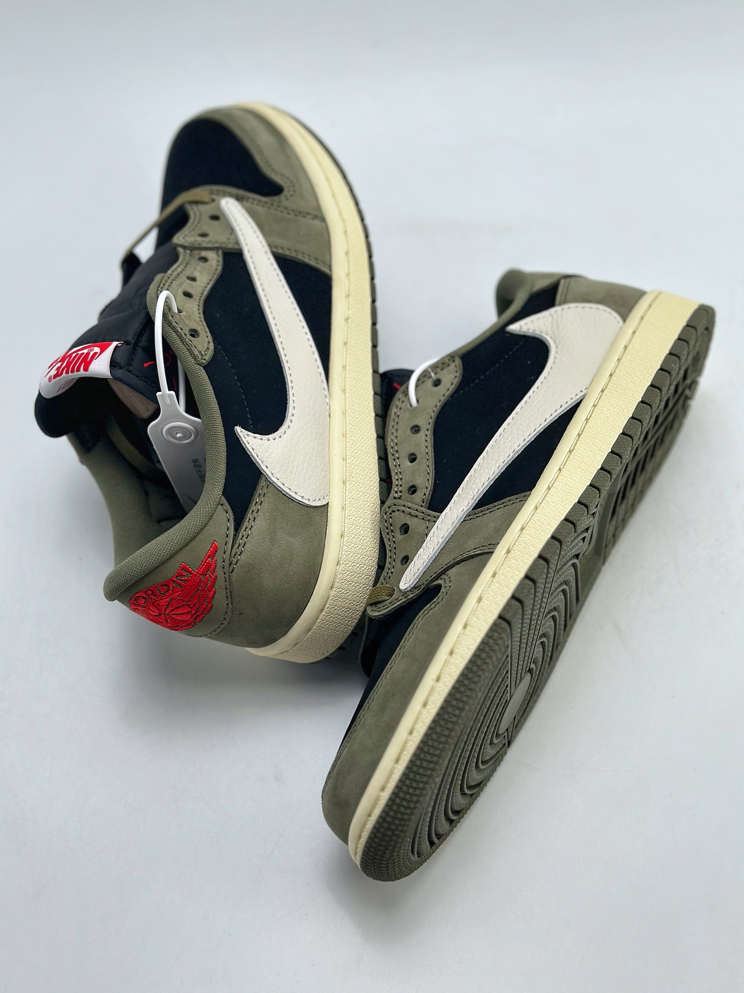 260 Nike Air Jordan 1 Low x Travis Scott x Fragment 黑橄榄绿倒钩低帮 DM7866-002