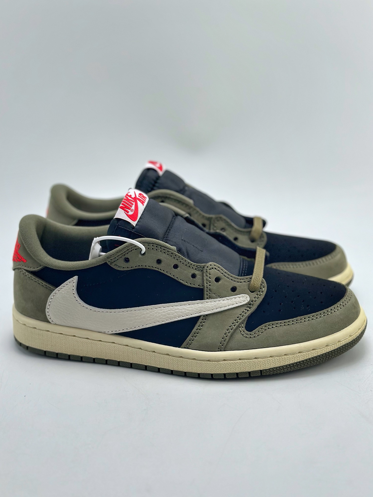 260 Nike Air Jordan 1 Low x Travis Scott x Fragment 黑橄榄绿倒钩低帮 DM7866-002