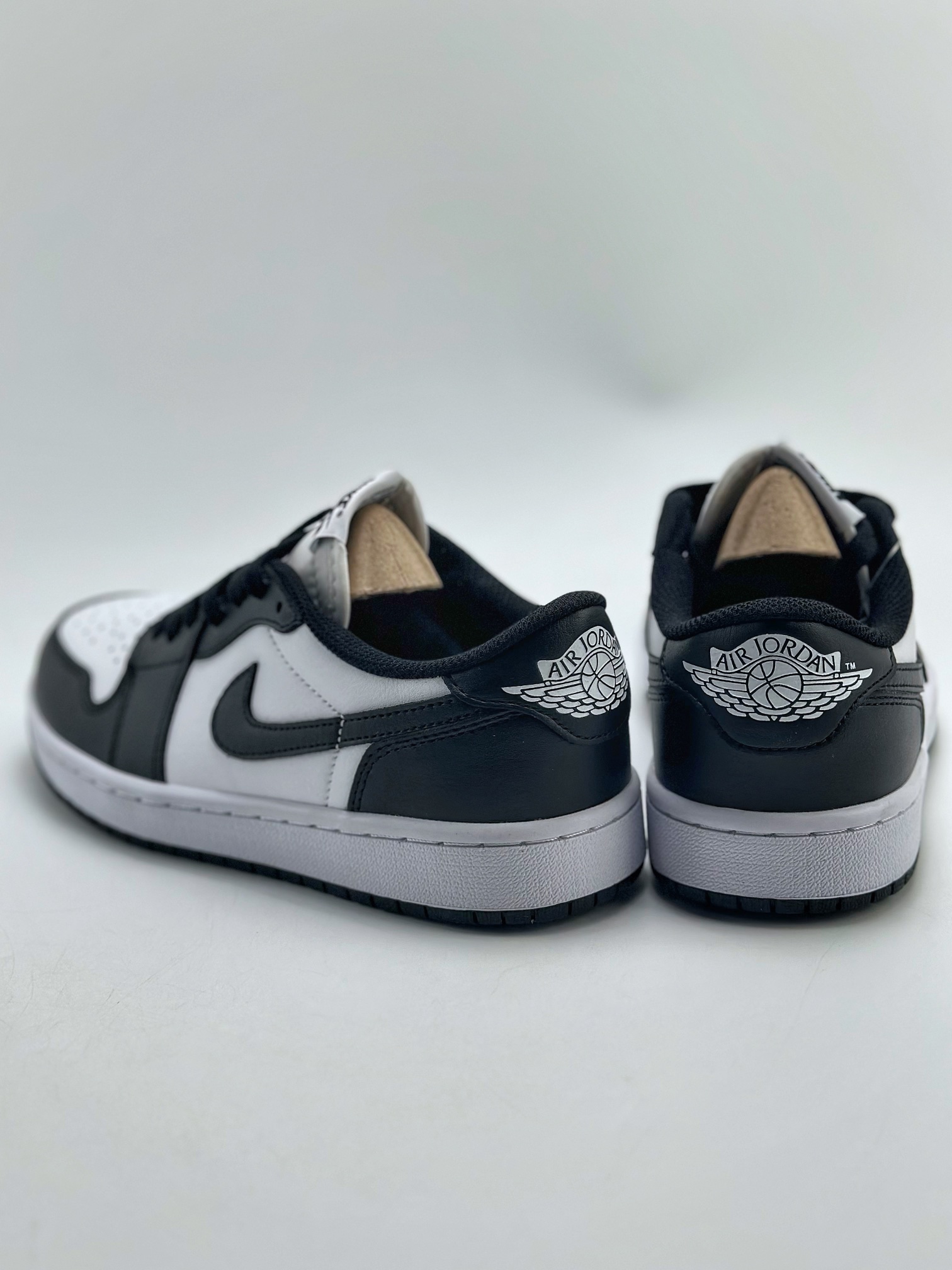 200 Air Jordan 1 Retro Low OG 黑白 CZ0790-110