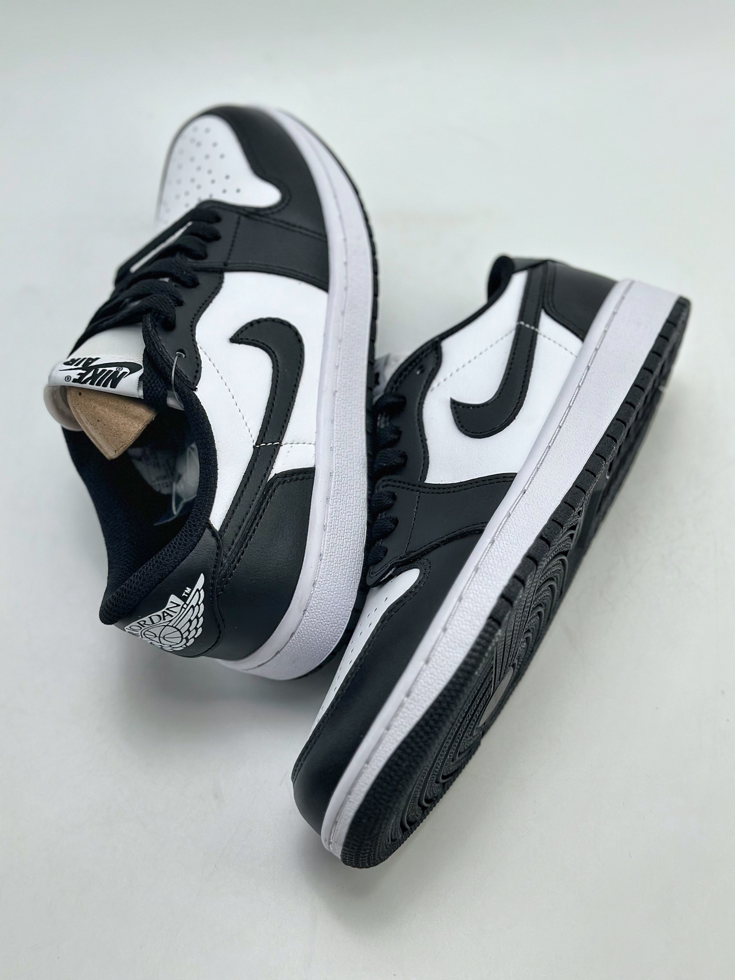 200 Air Jordan 1 Retro Low OG 黑白 CZ0790-110