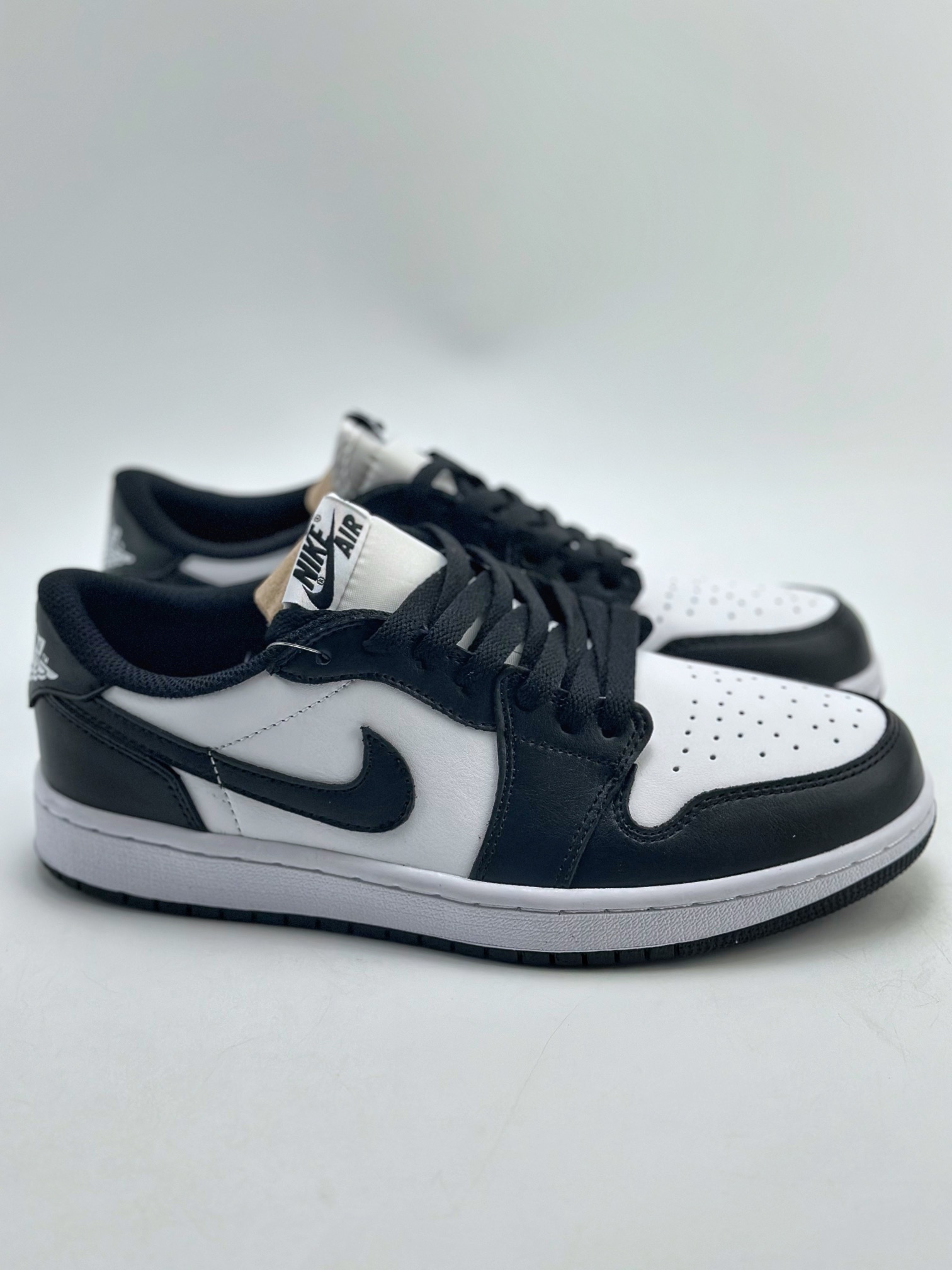 200 Air Jordan 1 Retro Low OG 黑白 CZ0790-110