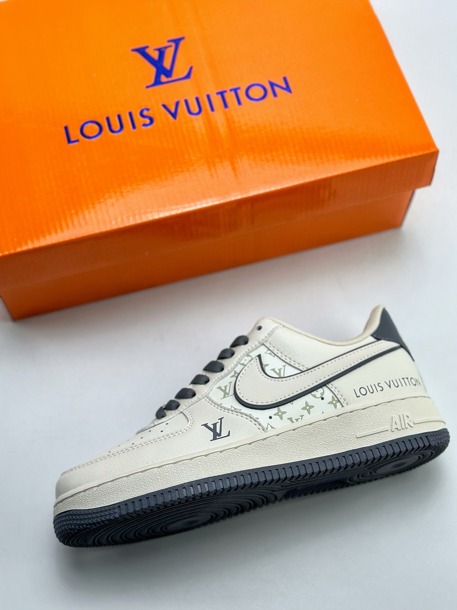 260 Nike Air Force 1 Low 07 x Louis Vuitton LV高端定制 FB0788-200