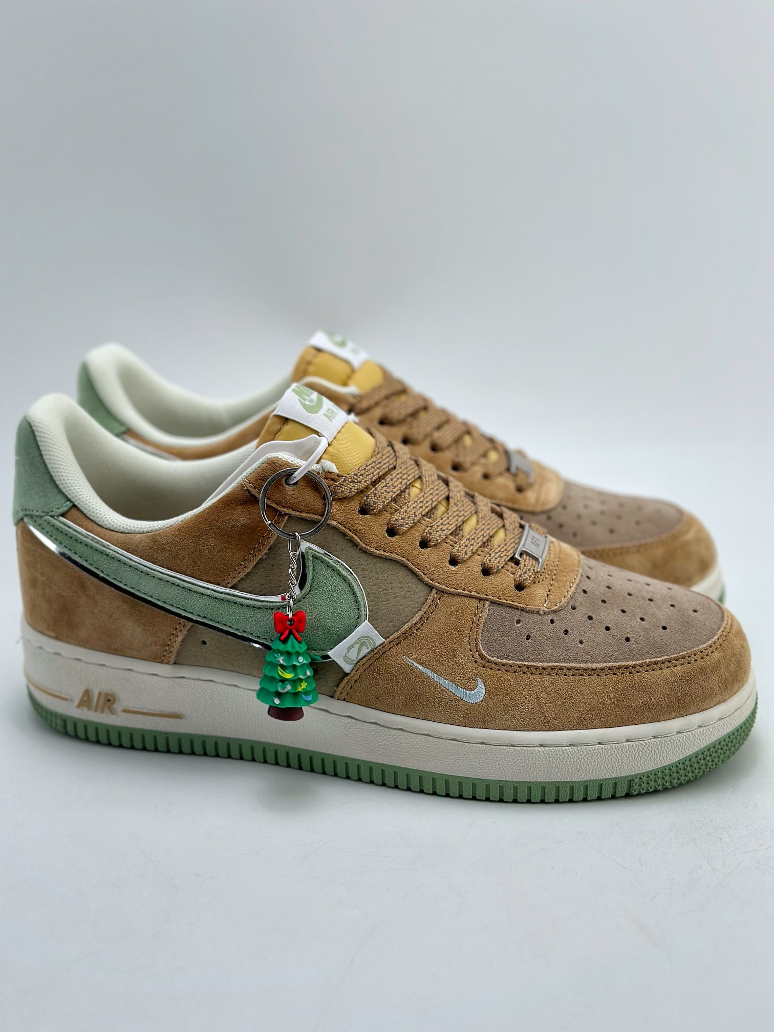 260 Nike Air Force 1 Low 07 圣诞定制棕绿麂皮 CD1221-222