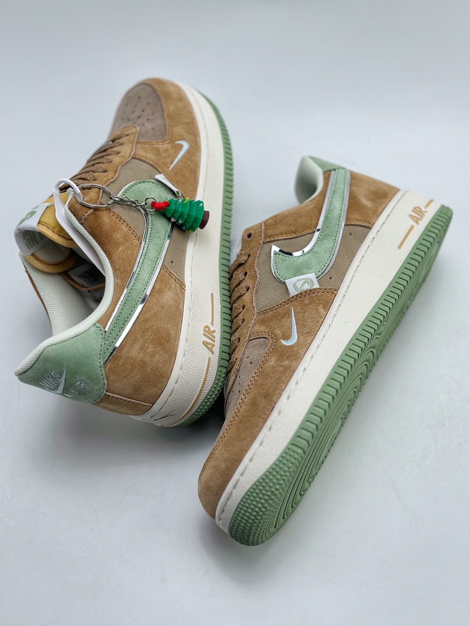 260 Nike Air Force 1 Low 07 圣诞定制棕绿麂皮 CD1221-222