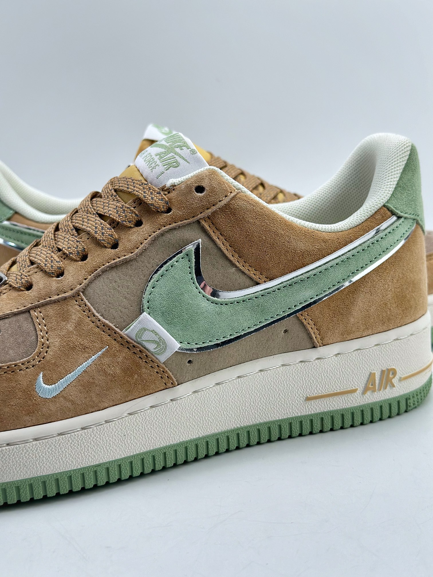 260 Nike Air Force 1 Low 07 圣诞定制棕绿麂皮 CD1221-222