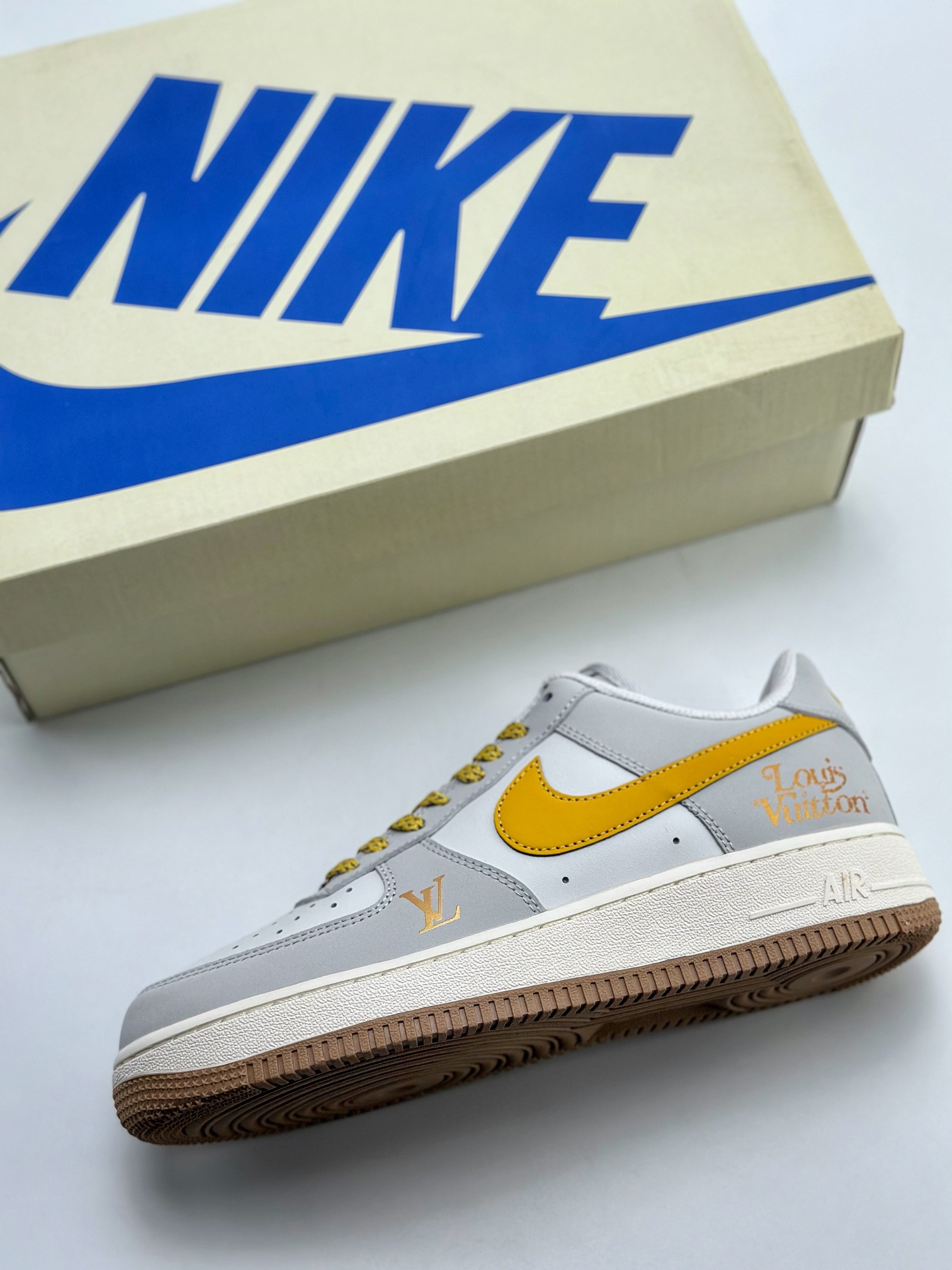 200 Nike Air Force 1 Low 07 x Louis Vuitton LV联名白黄 HX123-006