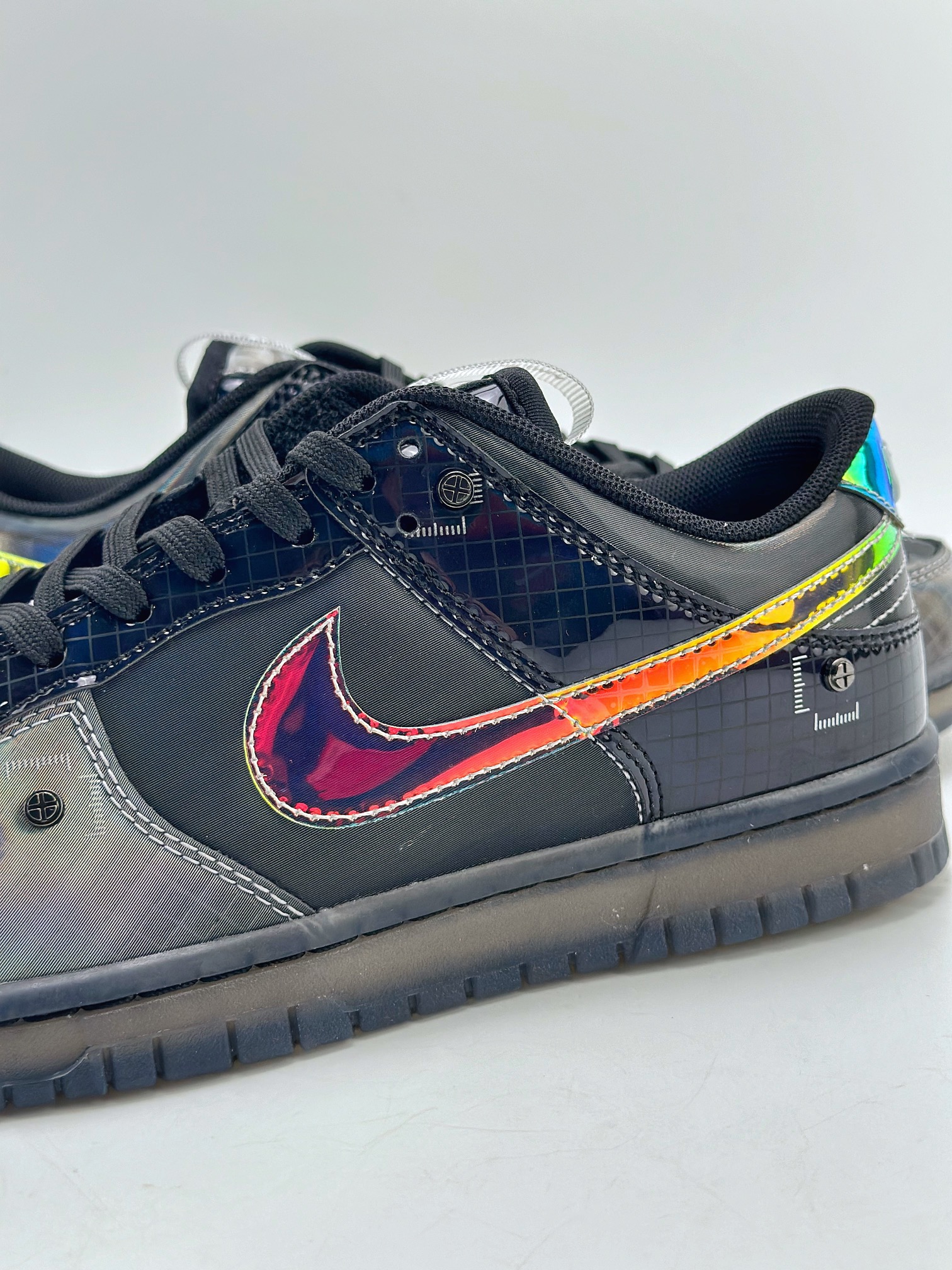 280 Nike SB Dunk Low ”Hyperflat” Black and Multi- color 灰黄 FV3617-001