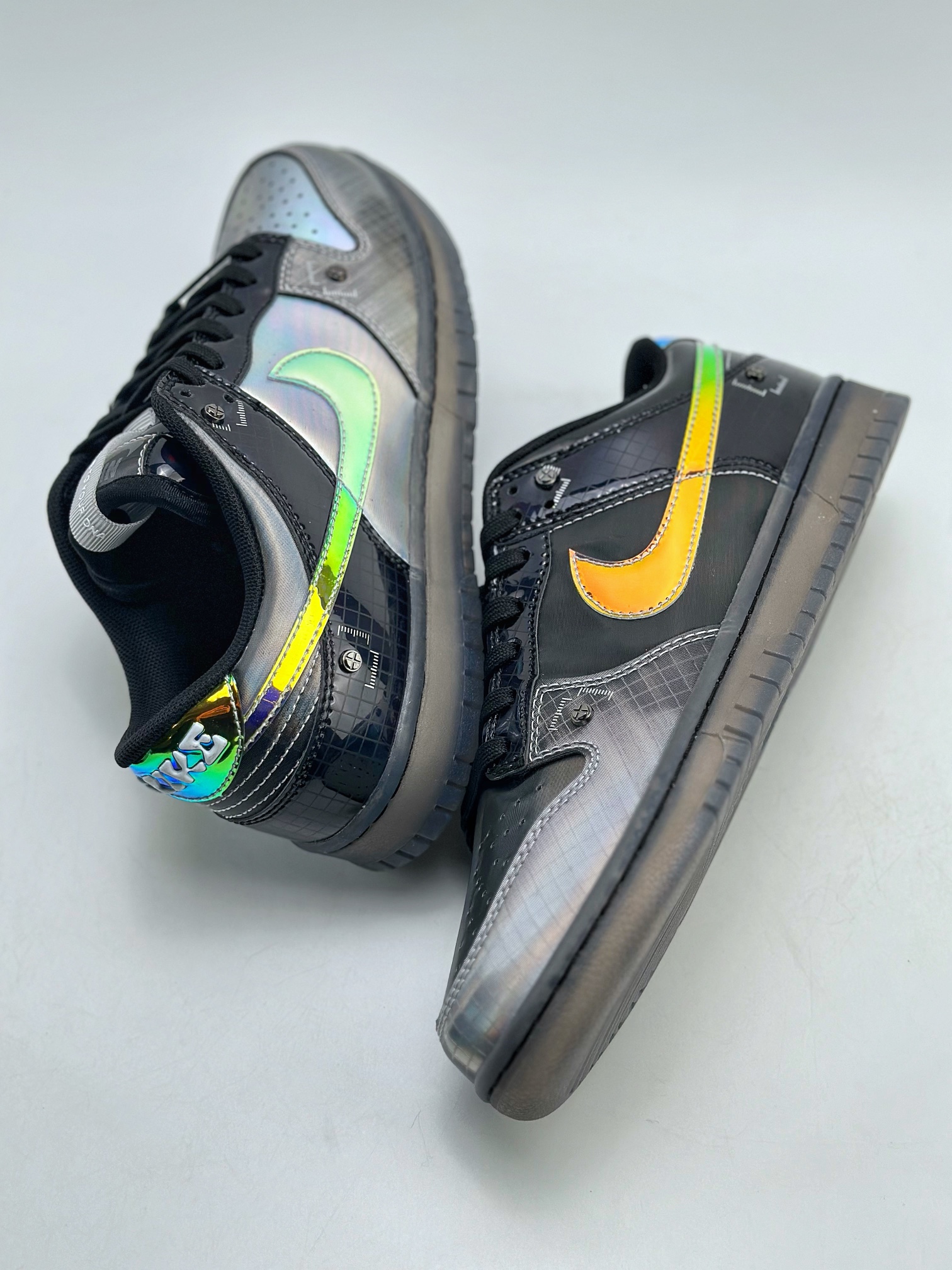 280 Nike SB Dunk Low ”Hyperflat” Black and Multi- color 灰黄 FV3617-001