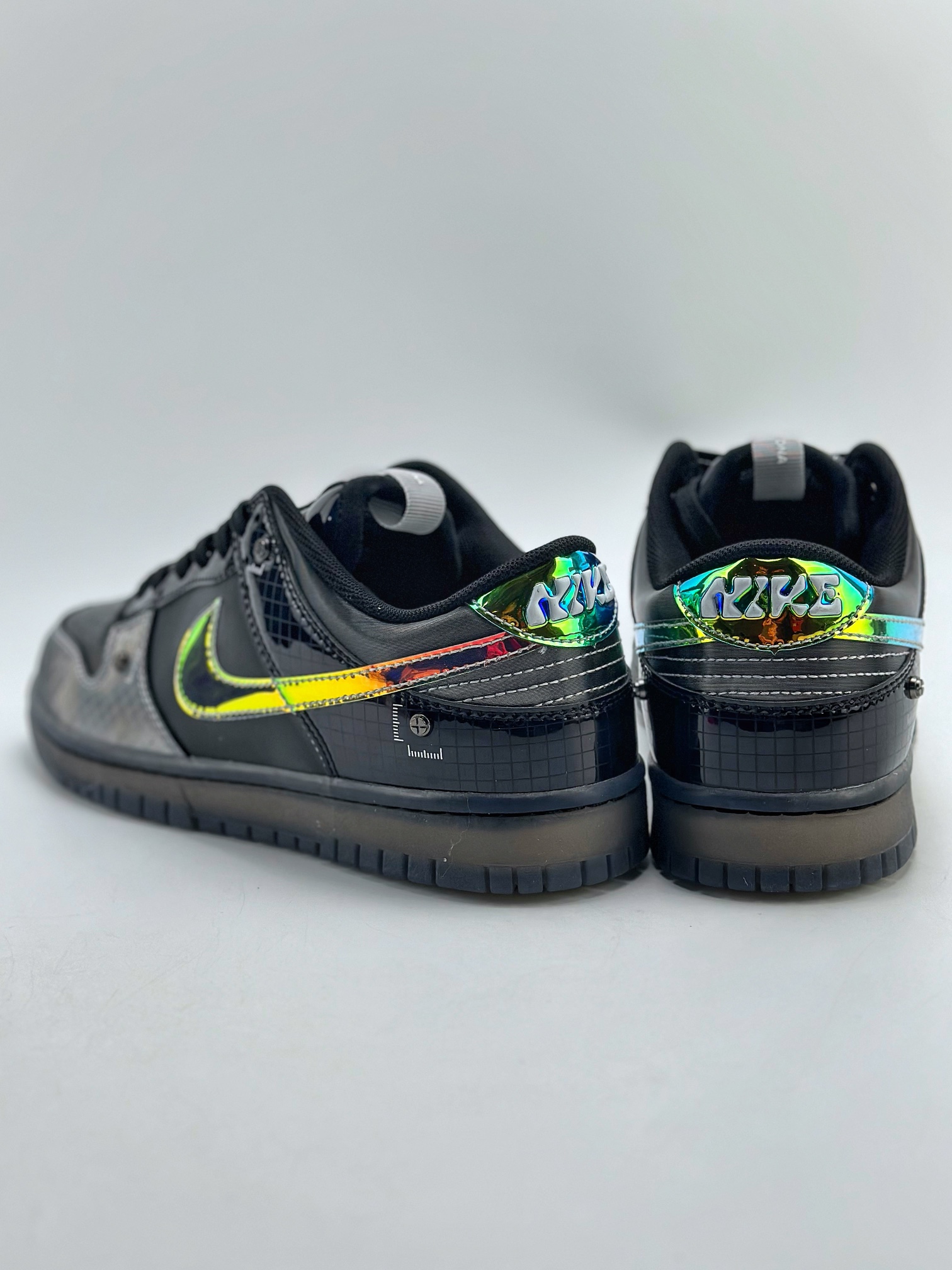 280 Nike SB Dunk Low ”Hyperflat” Black and Multi- color 灰黄 FV3617-001