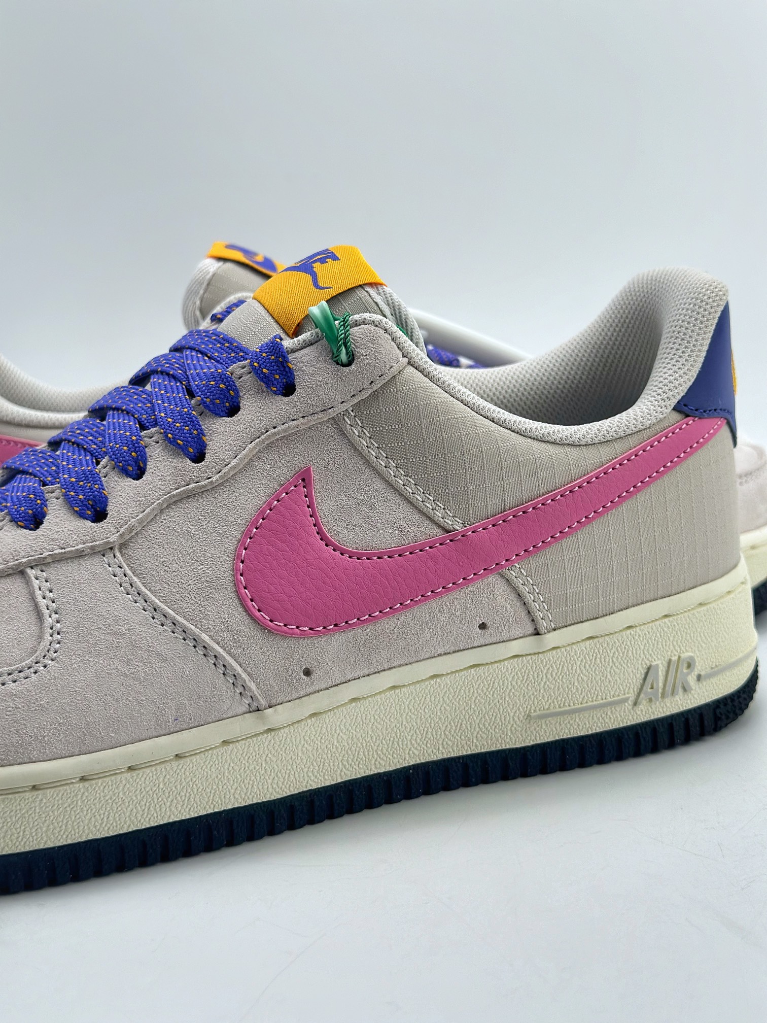 220 Nike Air Force 1 Low 07 浅灰麂皮粉勾 CU3007-061