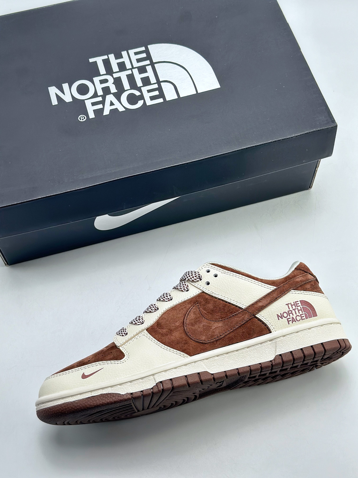 Nike SB Dunk Low x The North Face Beige Suede XD6188-022