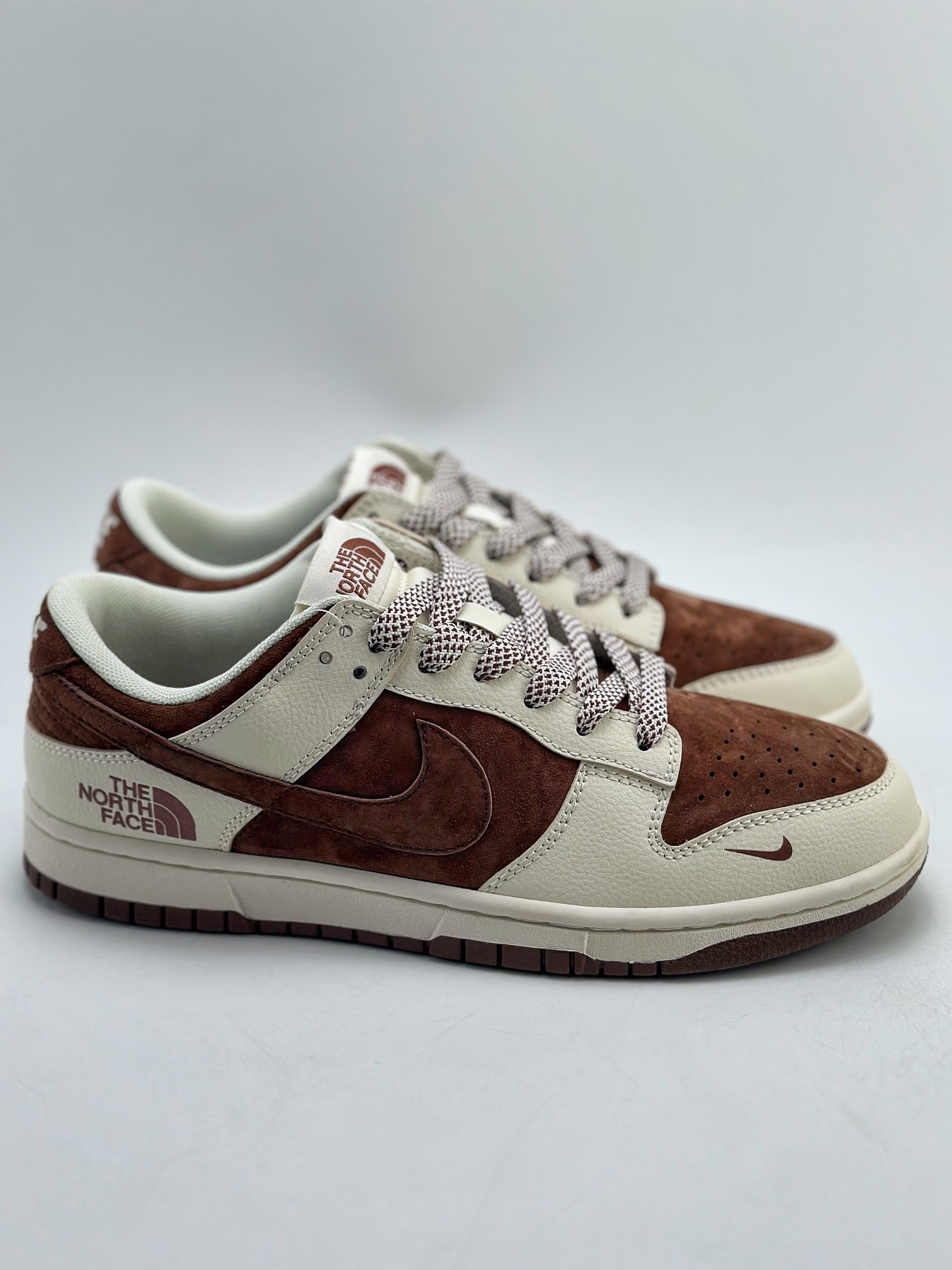 Nike SB Dunk Low x The North Face Beige Suede XD6188-022