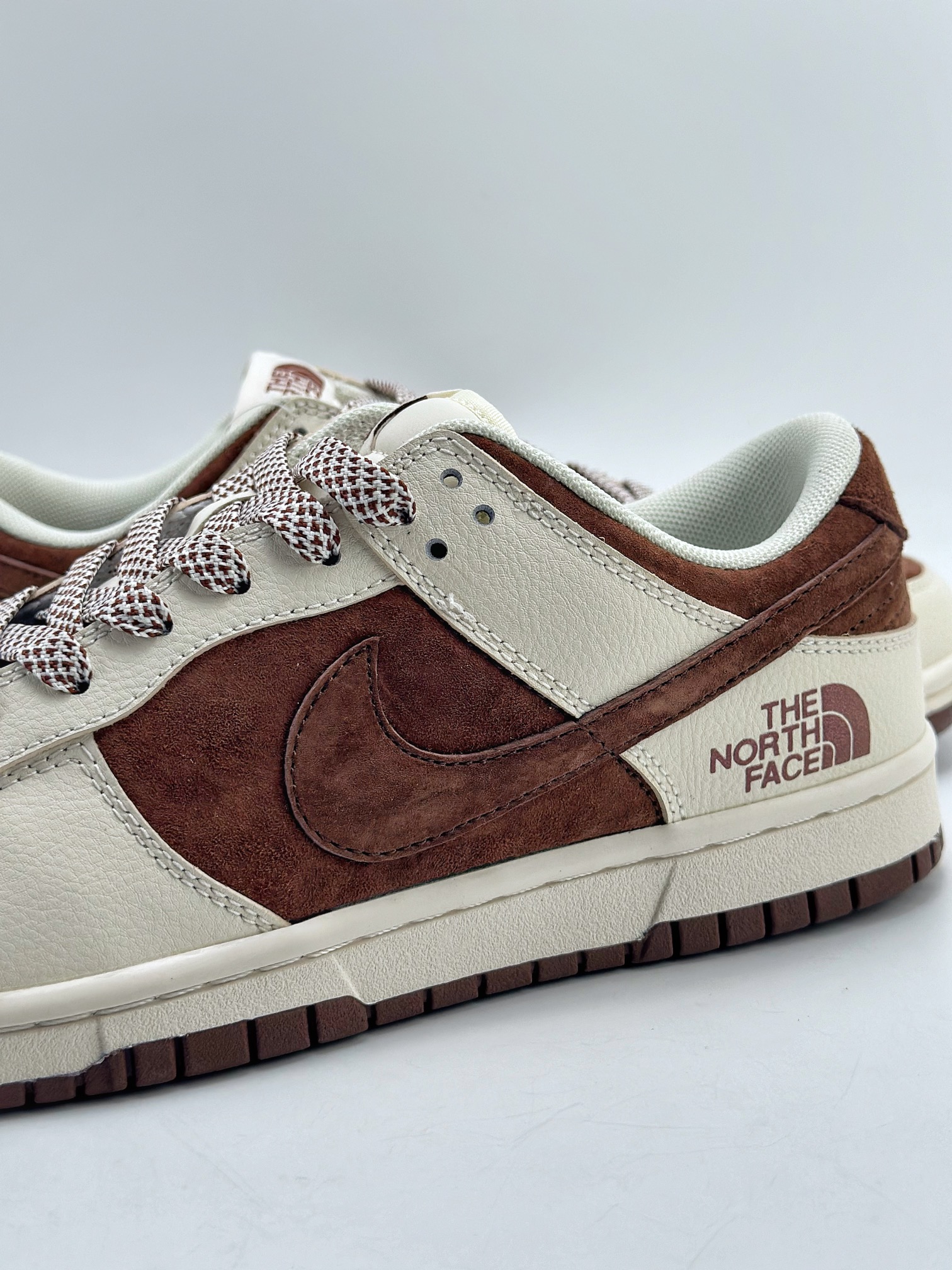 Nike SB Dunk Low x The North Face Beige Suede XD6188-022