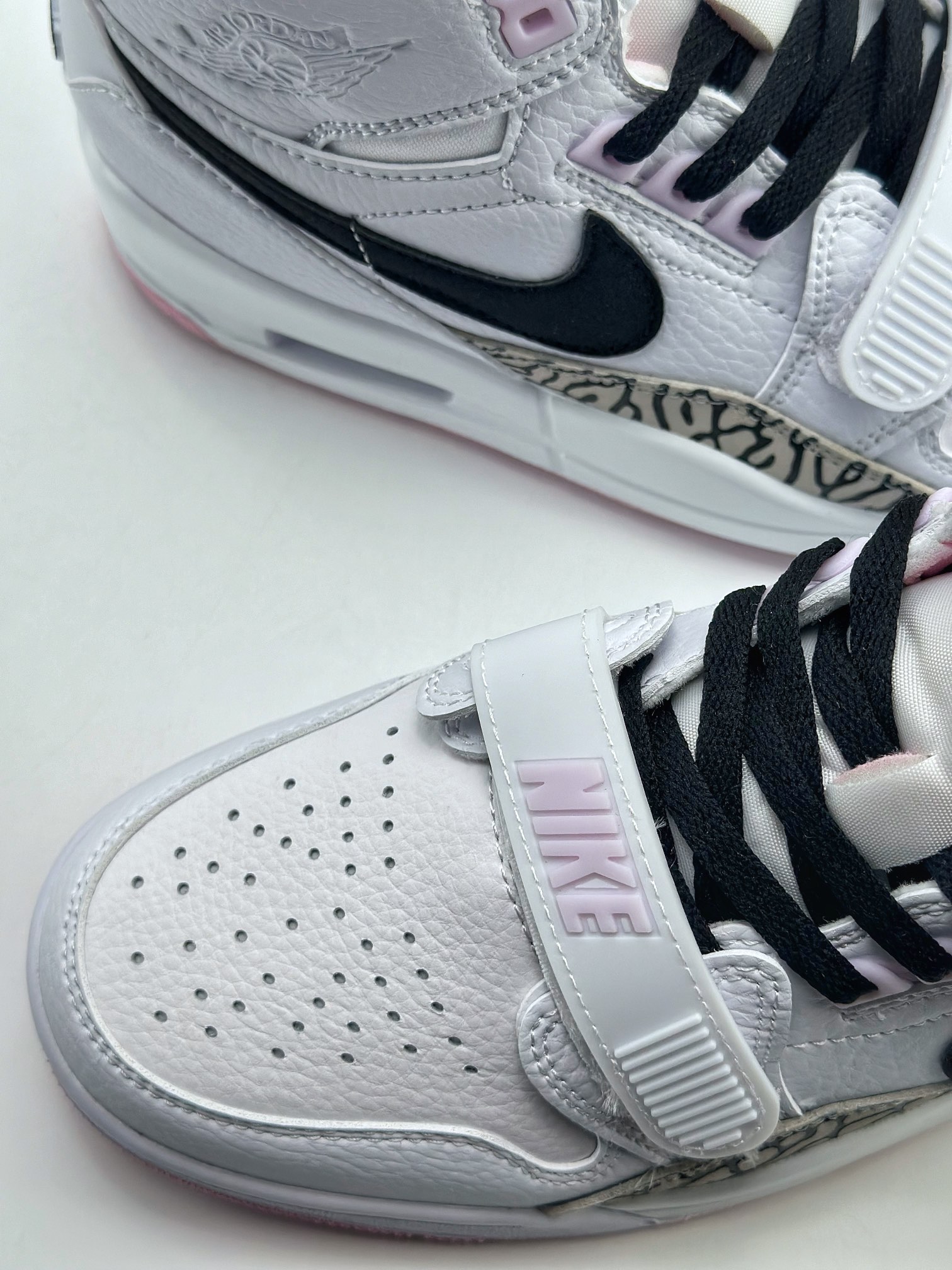 Nike Air Jordan Legacy 312 High Jordan's strongest three-in-one hybrid version AT4040-106