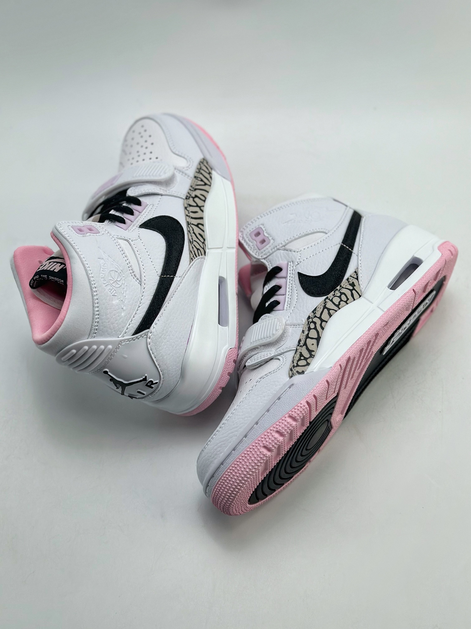 Nike Air Jordan Legacy 312 High Jordan's strongest three-in-one hybrid version AT4040-106