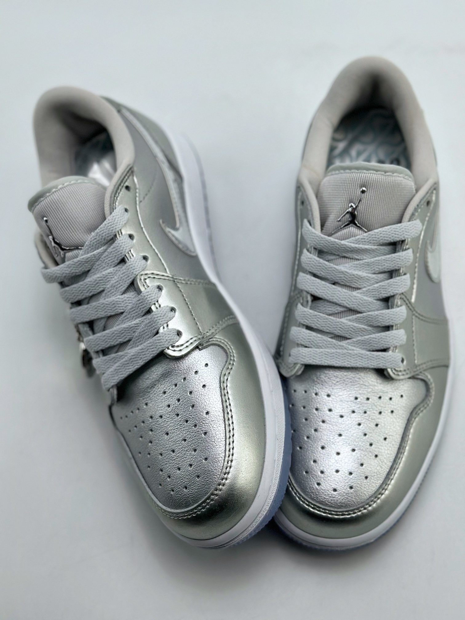 200 Air Jordan 1 Low Golf "Giving" 液态银 FD6848-001