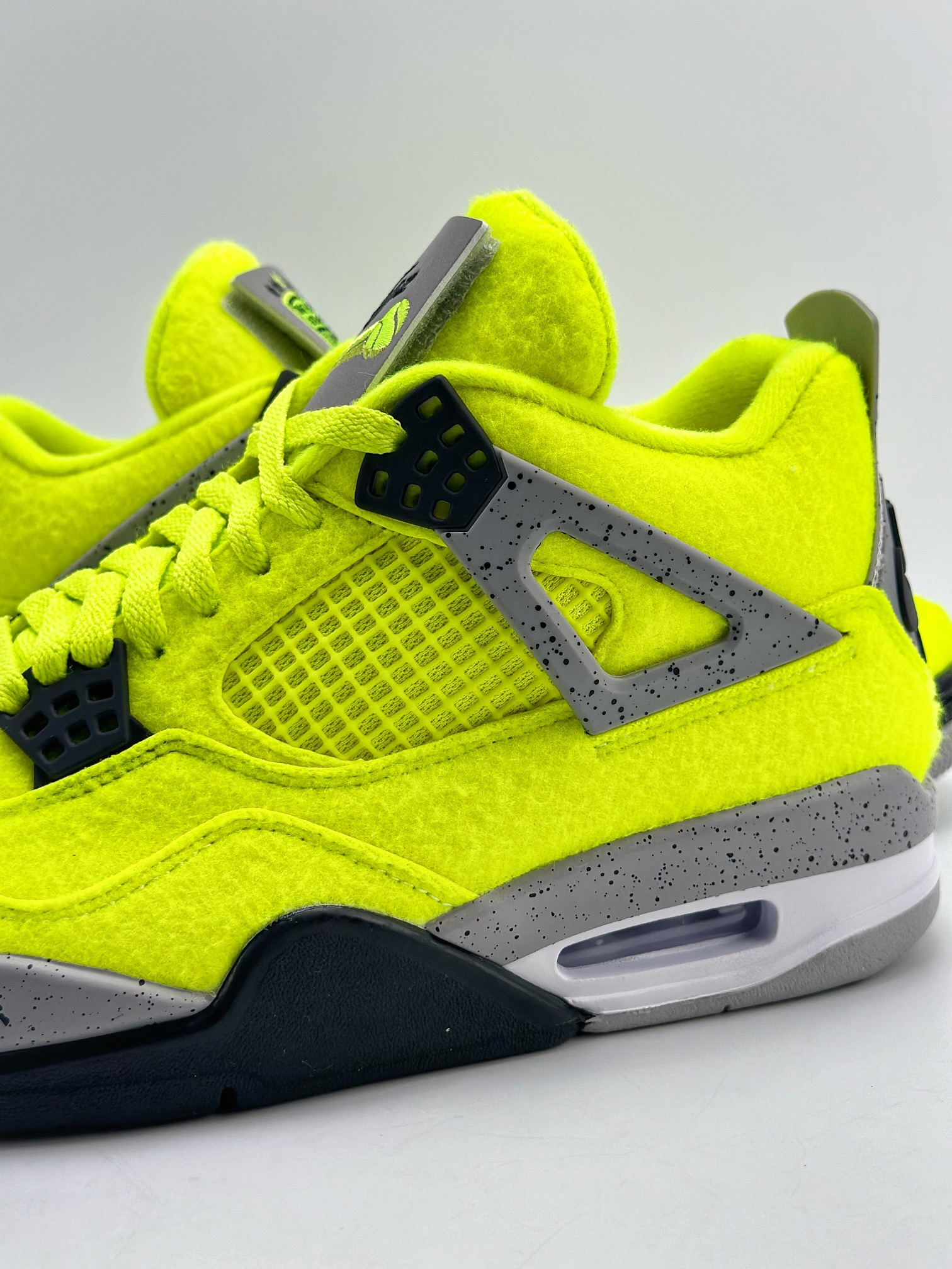 380 Air Jordan 4 Retro 荧光绿颗粒绒 DV6773-700