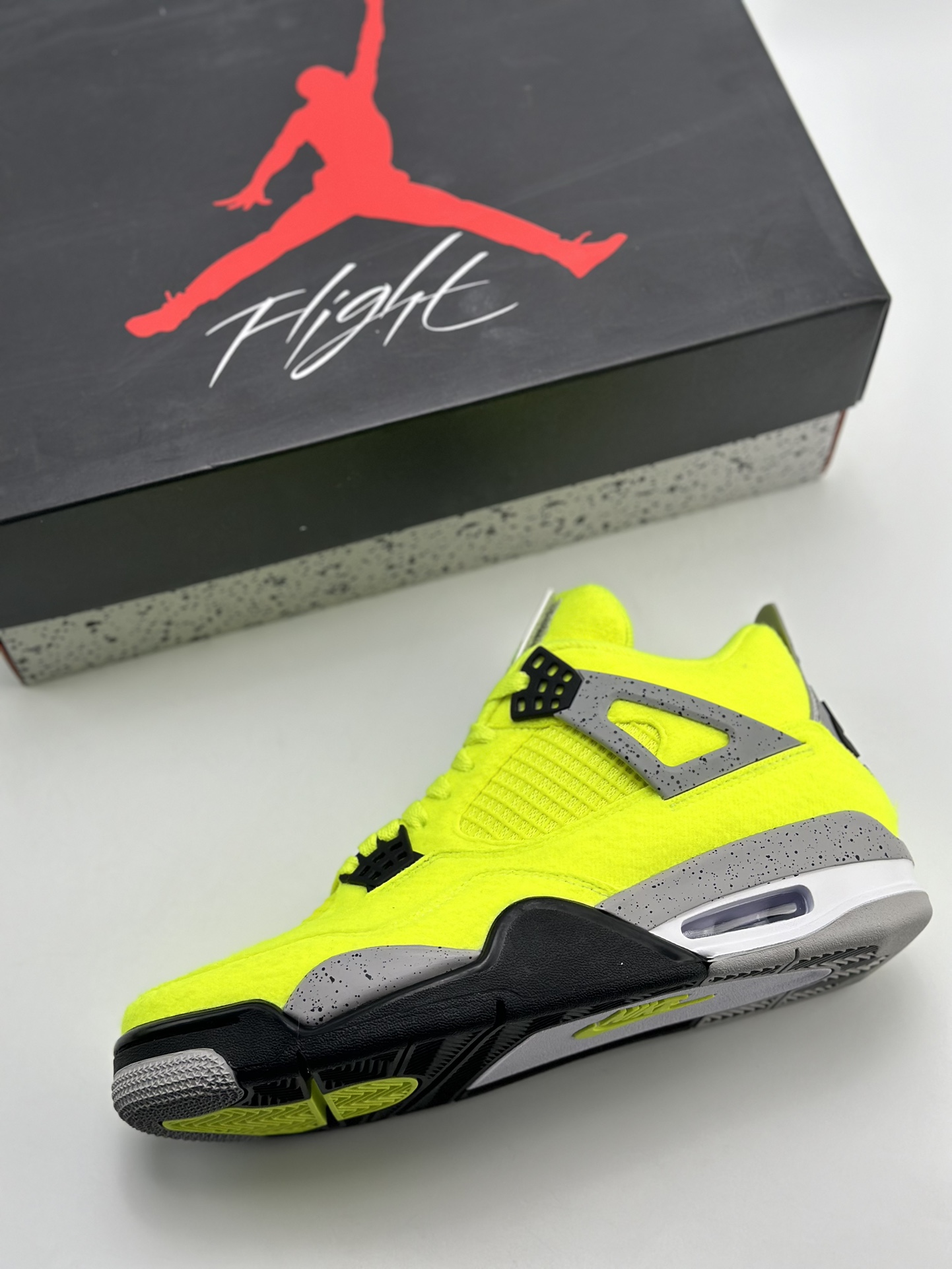 380 Air Jordan 4 Retro 荧光绿颗粒绒 DV6773-700