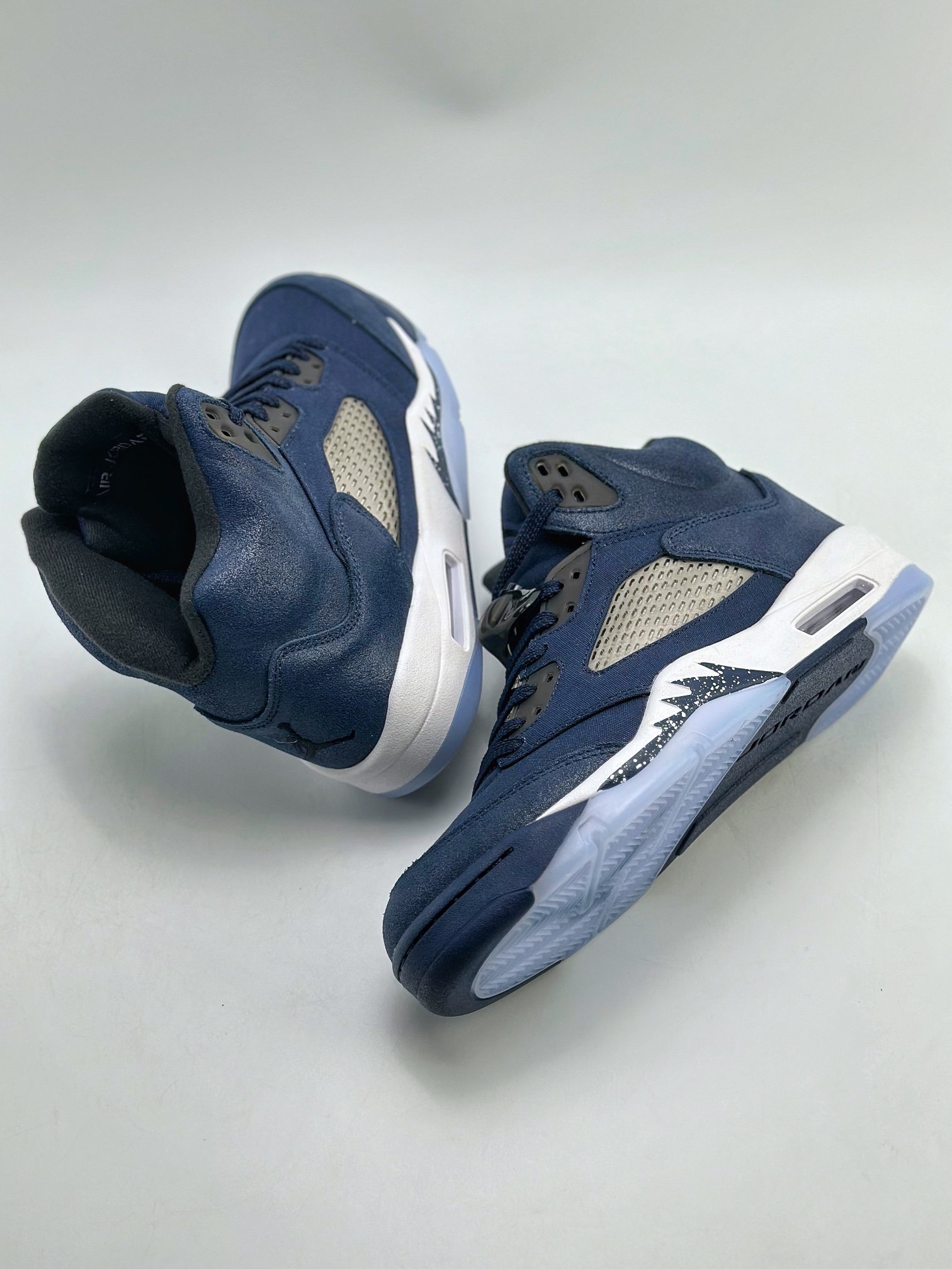 Air Jordan 5 Retro ”Georgetown” FD6812-400