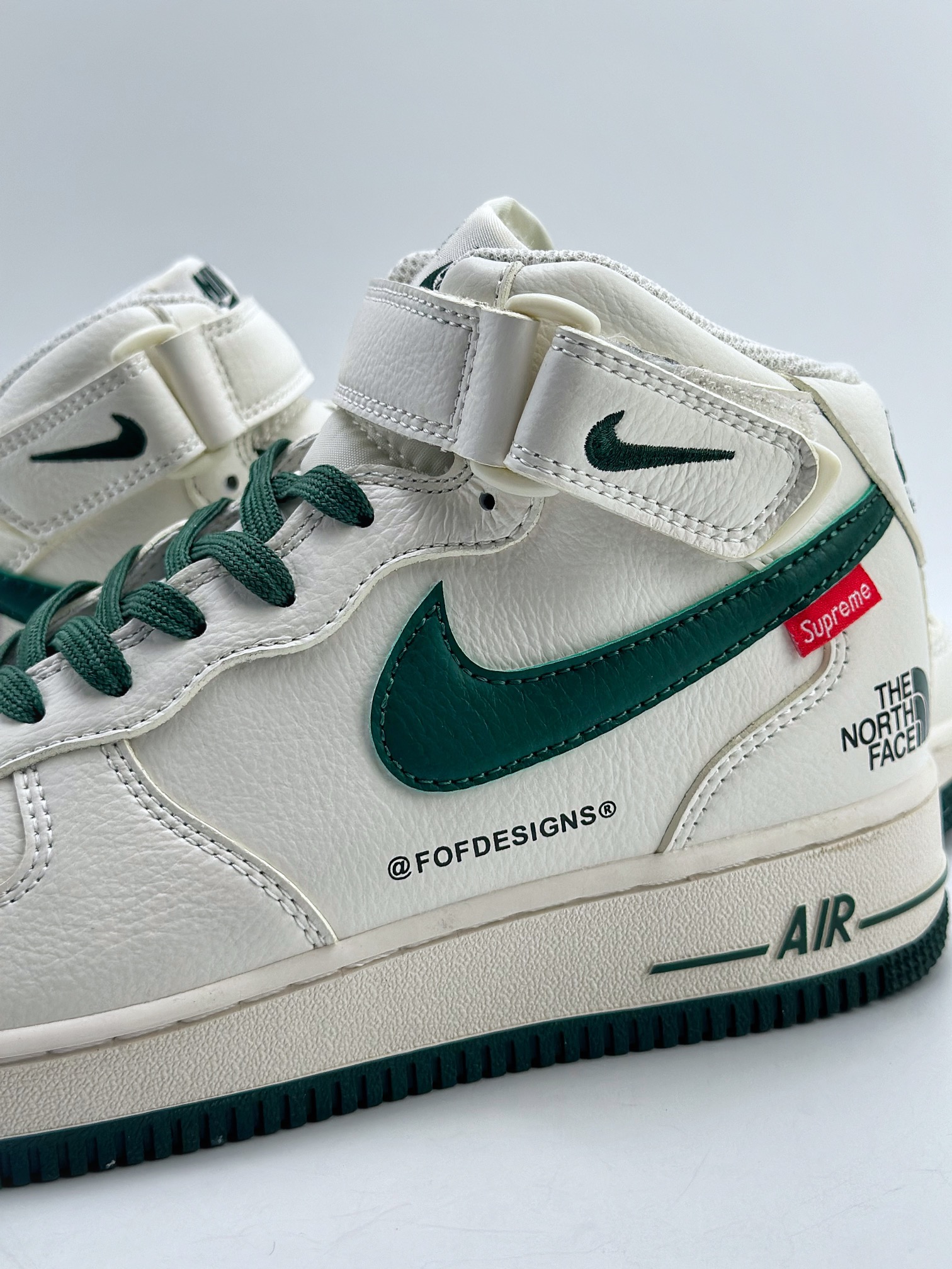 Nike Air Force 1 Low 07 x Supreme x Off White three-party joint white and green